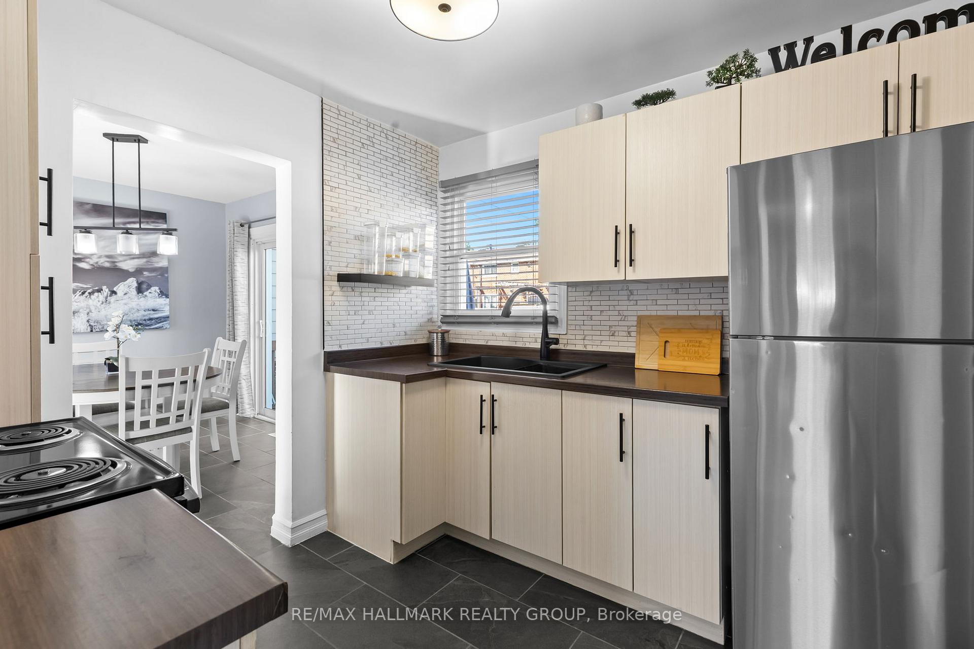 Photo 12 of 789 Borthwick Avenue, Ottawa, Castle Heights/Rideau High — HOMEH