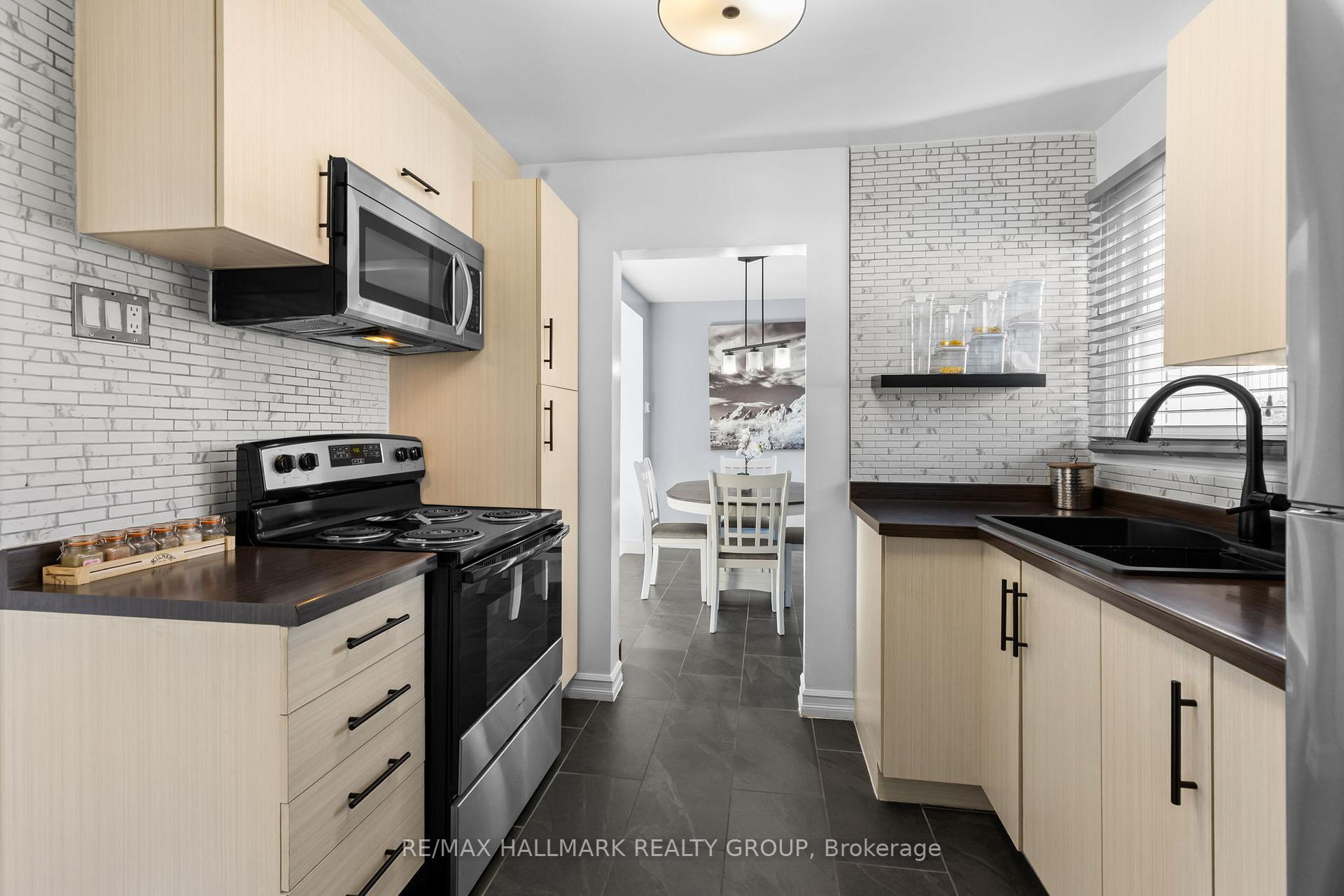 Photo 13 of 789 Borthwick Avenue, Ottawa, Castle Heights/Rideau High — HOMEH