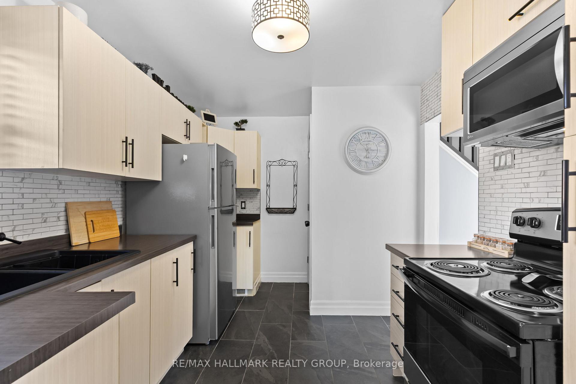Photo 14 of 789 Borthwick Avenue, Ottawa, Castle Heights/Rideau High — HOMEH