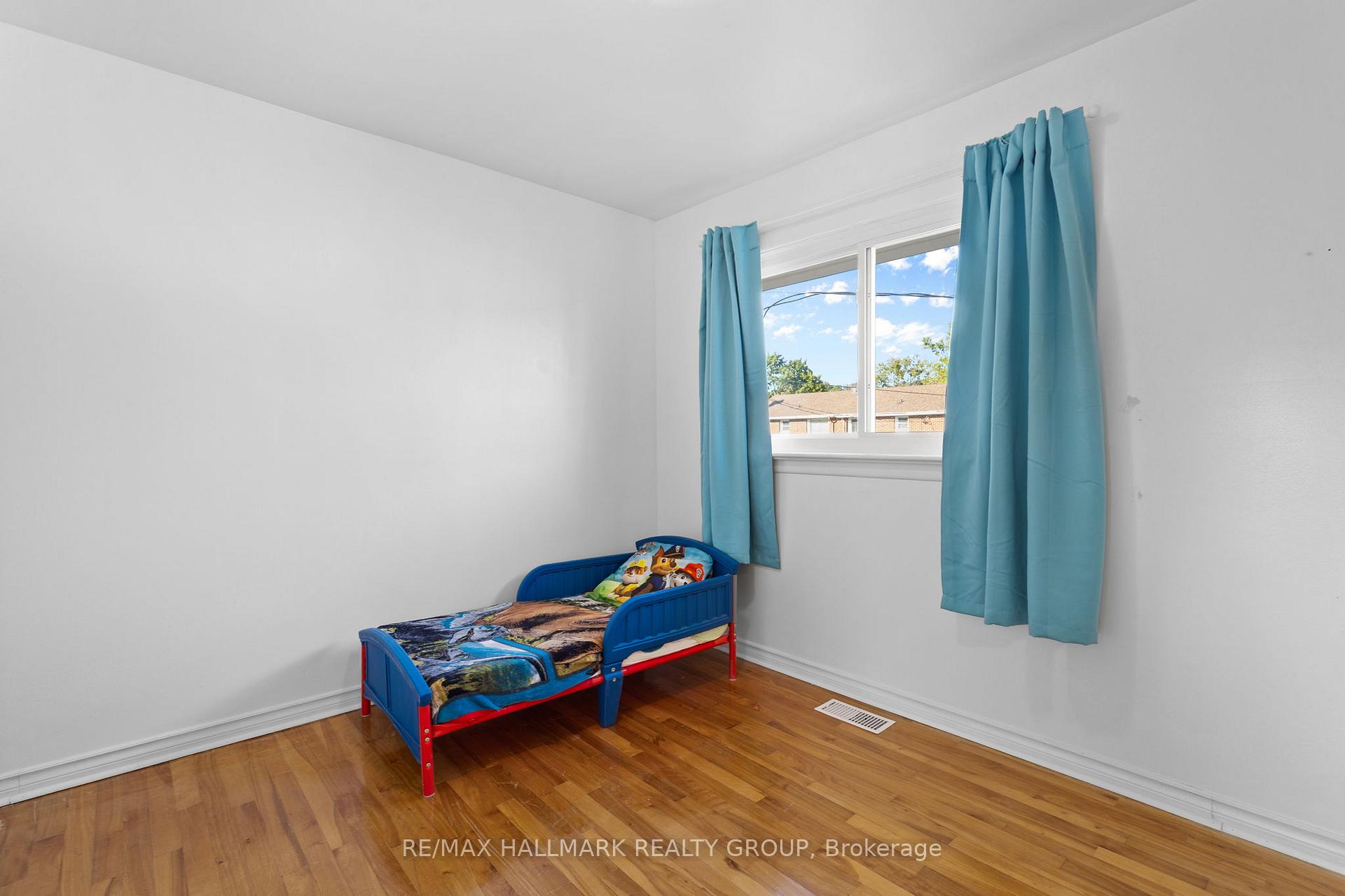 Photo 19 of 789 Borthwick Avenue, Ottawa, Castle Heights/Rideau High — HOMEH