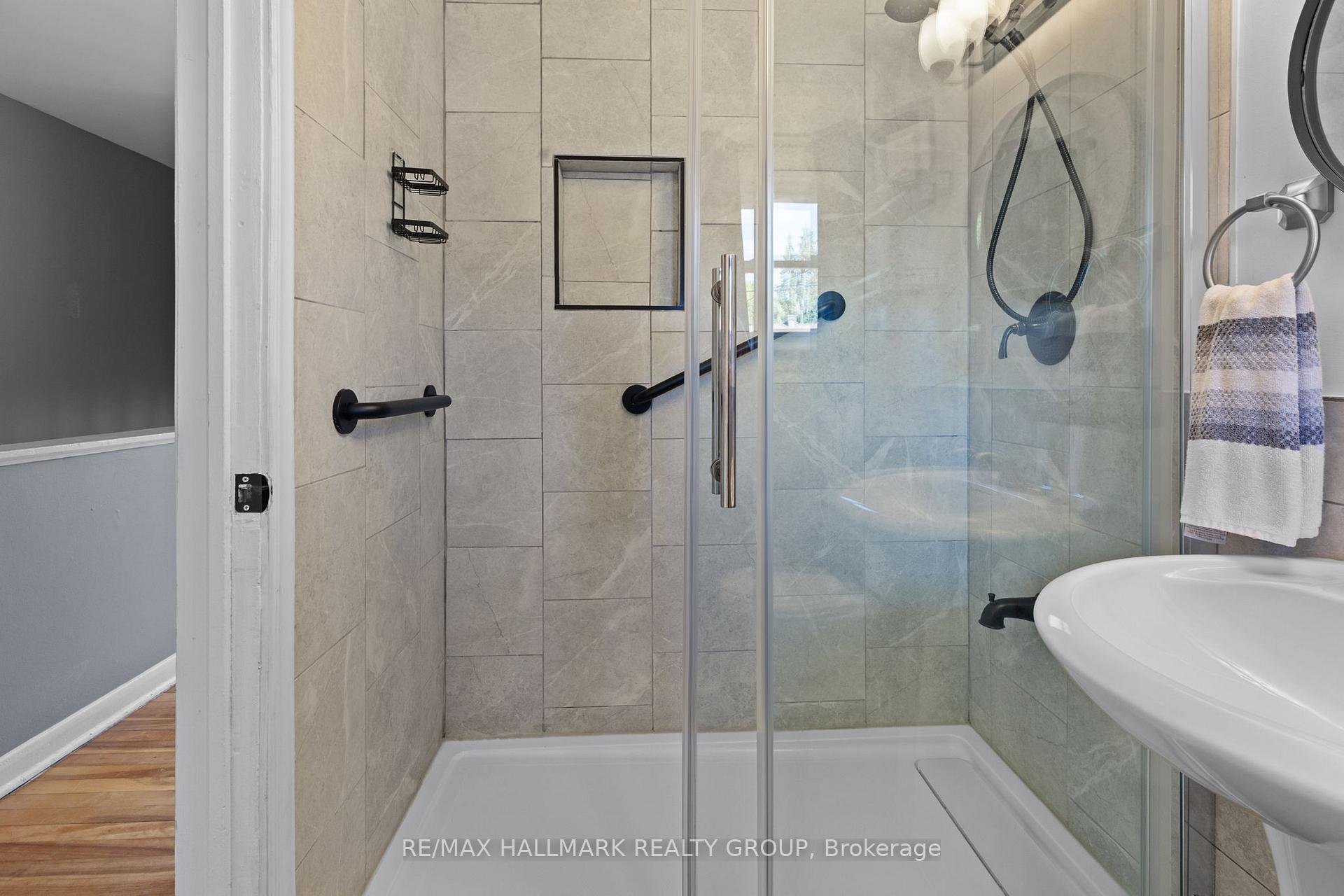Photo 23 of 789 Borthwick Avenue, Ottawa, Castle Heights/Rideau High — HOMEH