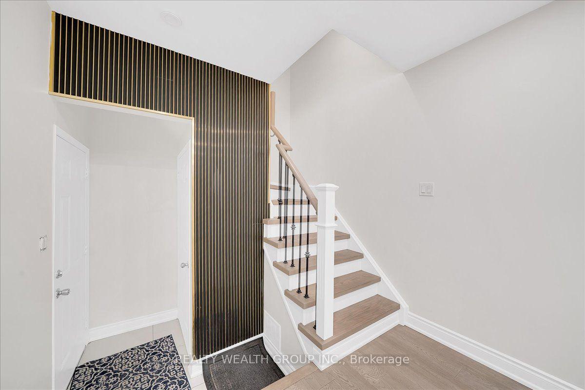 Photo 5 of 40 Clowes Street, Ajax, Central East — HOMEH