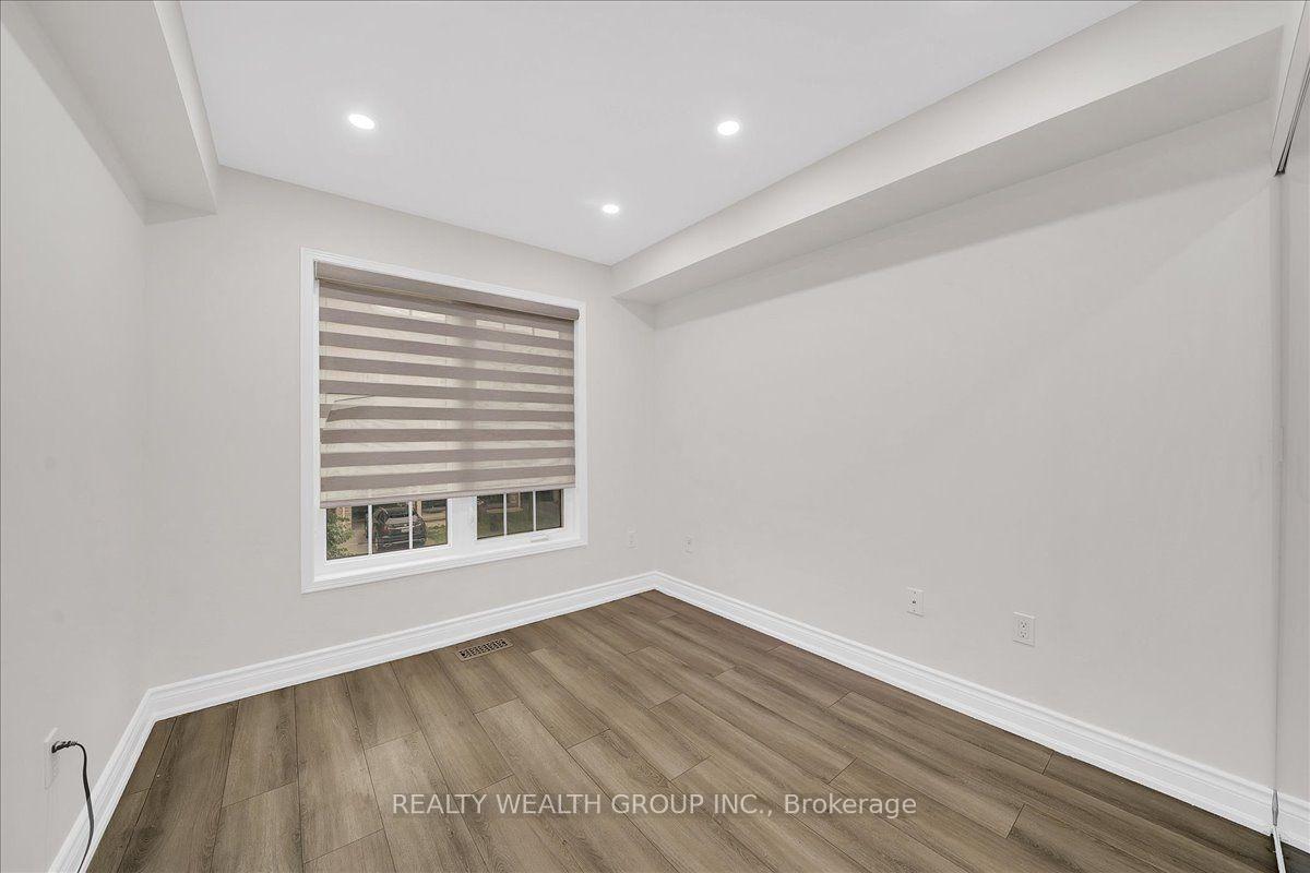 Photo 11 of 40 Clowes Street, Ajax, Central East — HOMEH