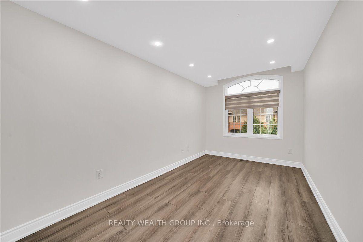 Photo 13 of 40 Clowes Street, Ajax, Central East — HOMEH