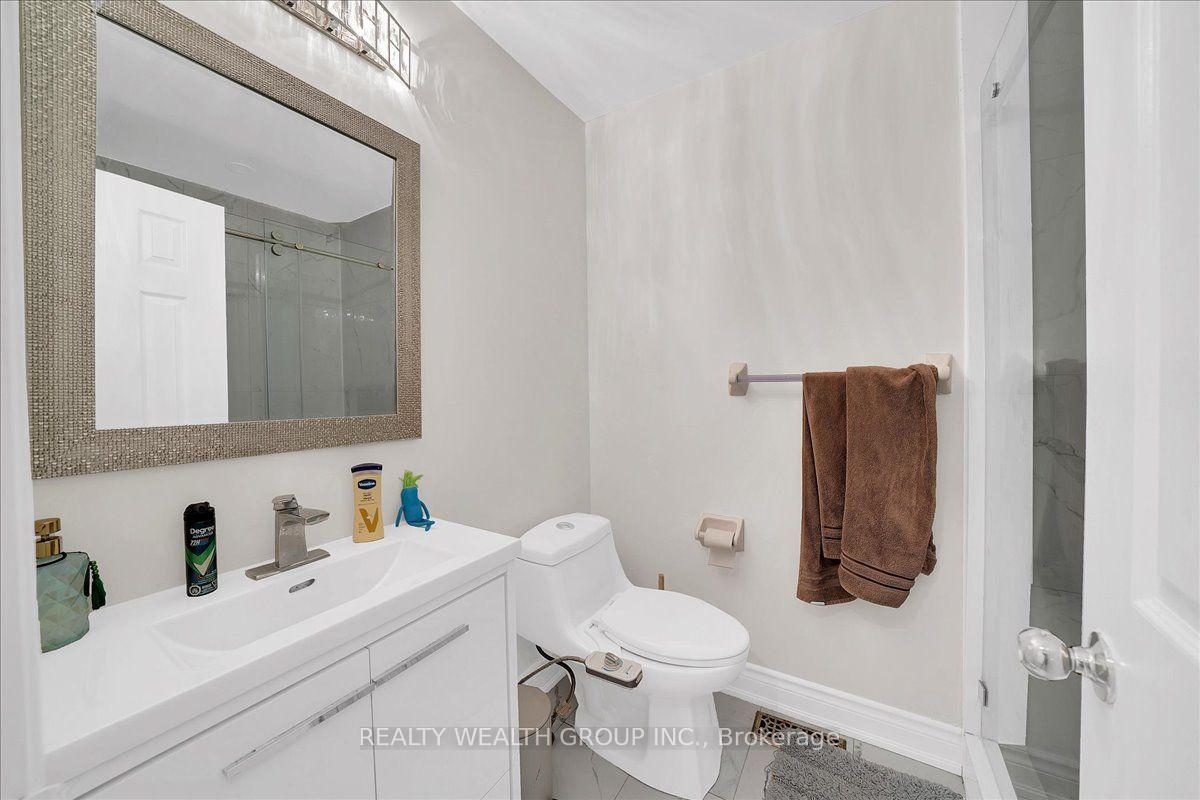 Photo 16 of 40 Clowes Street, Ajax, Central East — HOMEH