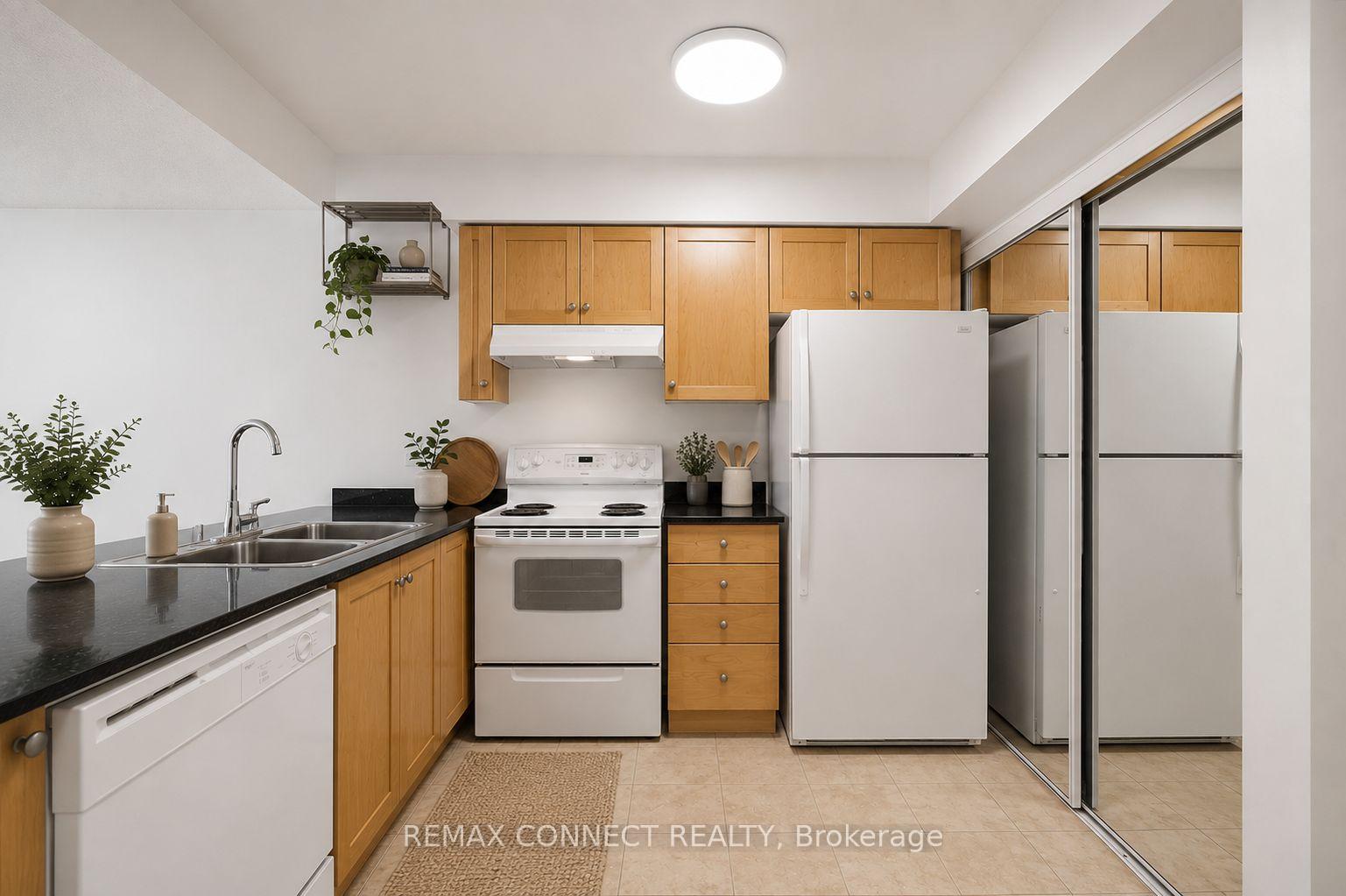 Photo 4 of Unit 1254, 313 Richmond Street E, Toronto, Moss Park — HOMEH