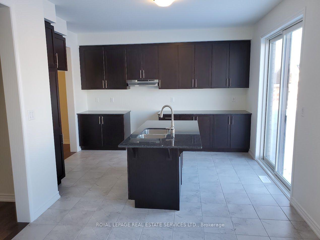 Photo 5 of 14 Morning Sparrow Drive, Vaughan, Kleinburg — HOMEH