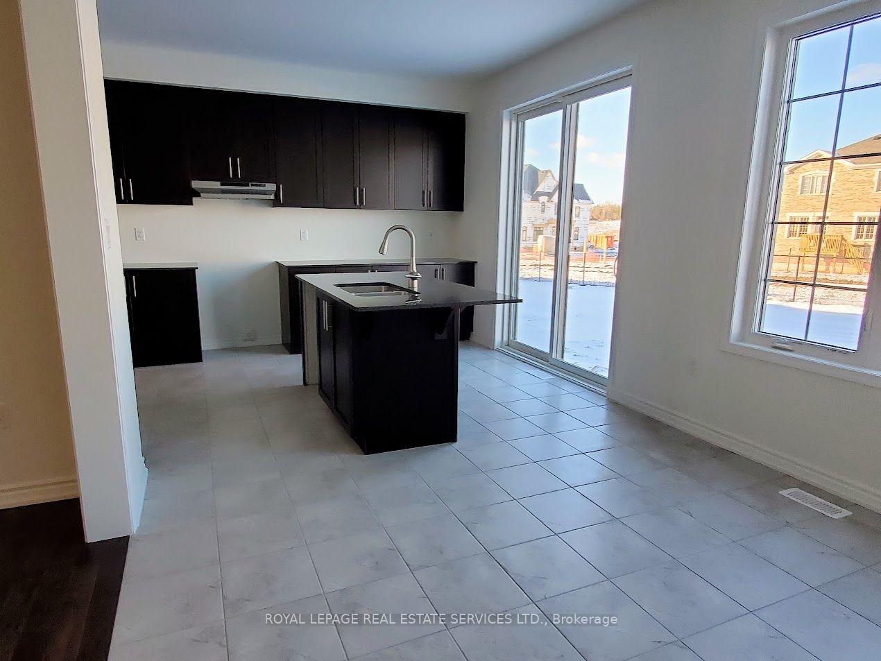 Photo 8 of 14 Morning Sparrow Drive, Vaughan, Kleinburg — HOMEH