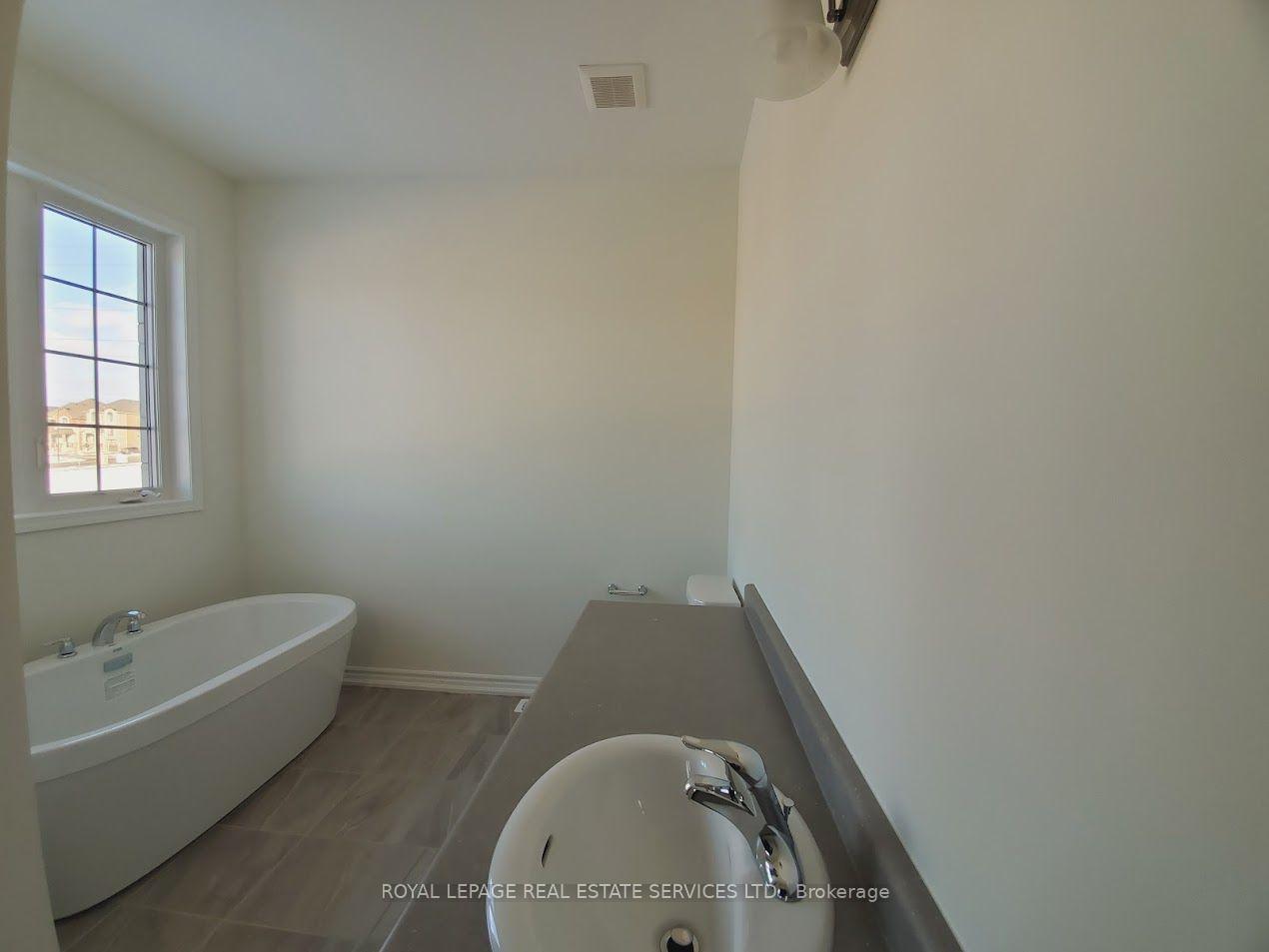 Photo 35 of 14 Morning Sparrow Drive, Vaughan, Kleinburg — HOMEH