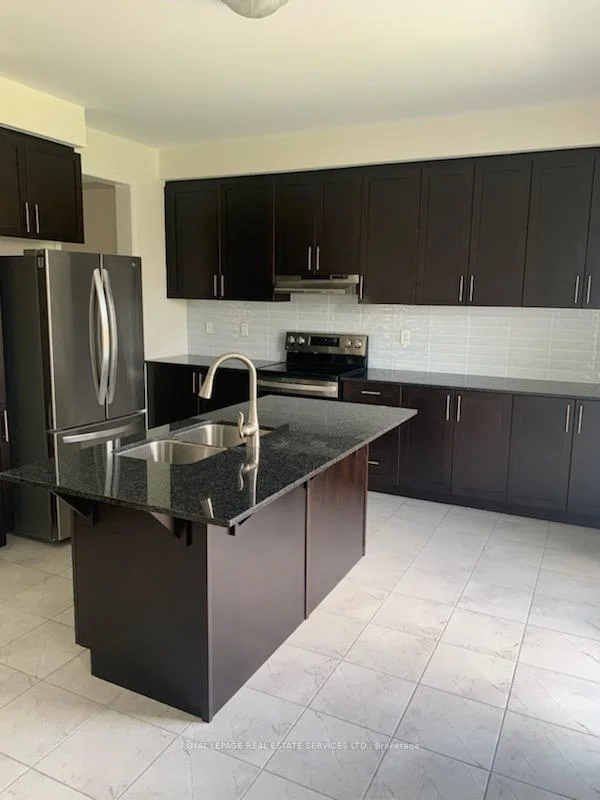 Photo 4 of 14 Morning Sparrow Drive, Vaughan, Kleinburg — HOMEH