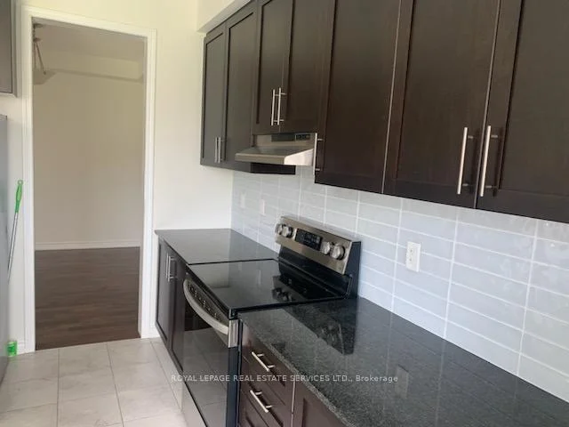 Photo 9 of 14 Morning Sparrow Drive, Vaughan, Kleinburg — HOMEH