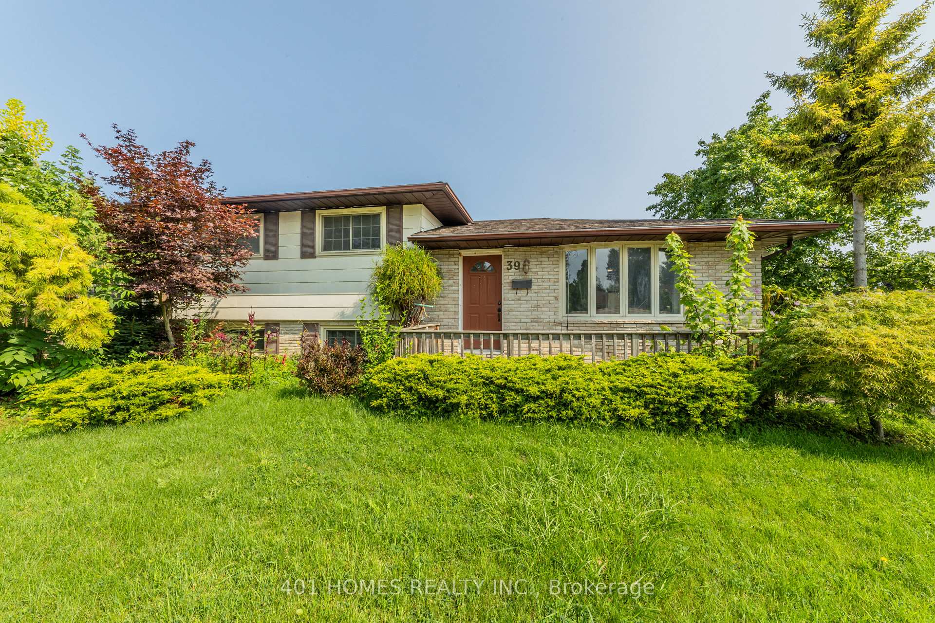 Photo 1 of 39 Patricia Avenue, St. Thomas — HOMEH
