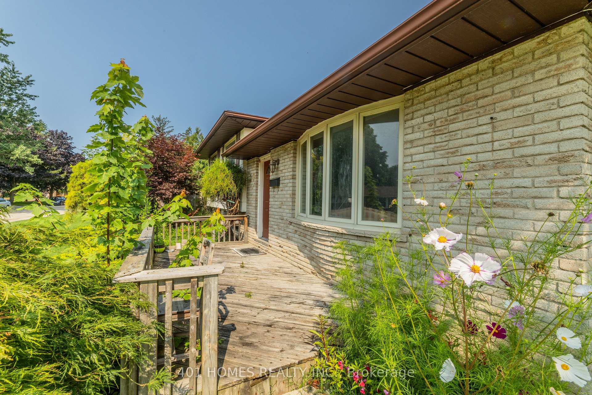 Photo 4 of 39 Patricia Avenue, St. Thomas — HOMEH