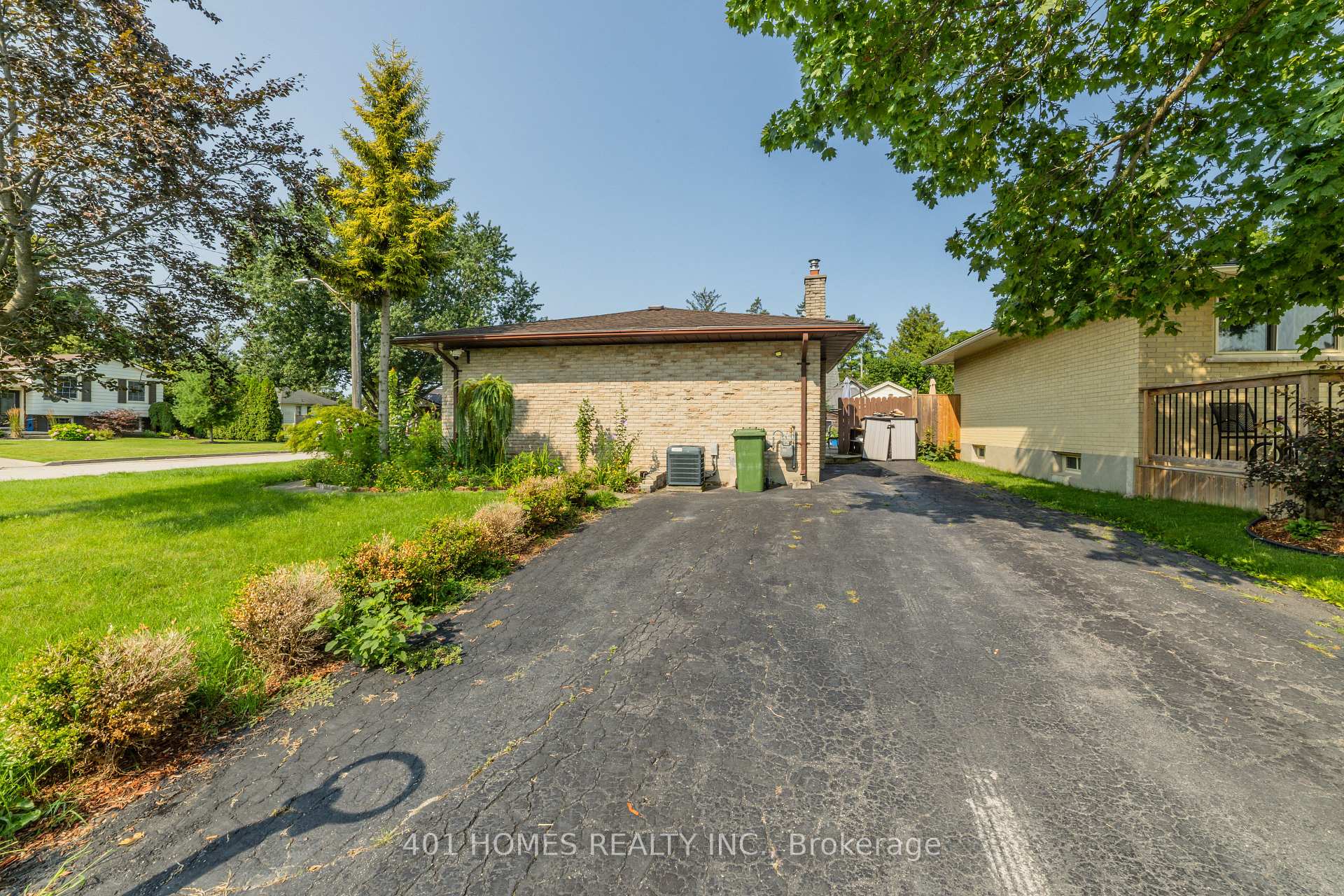 Photo 6 of 39 Patricia Avenue, St. Thomas — HOMEH