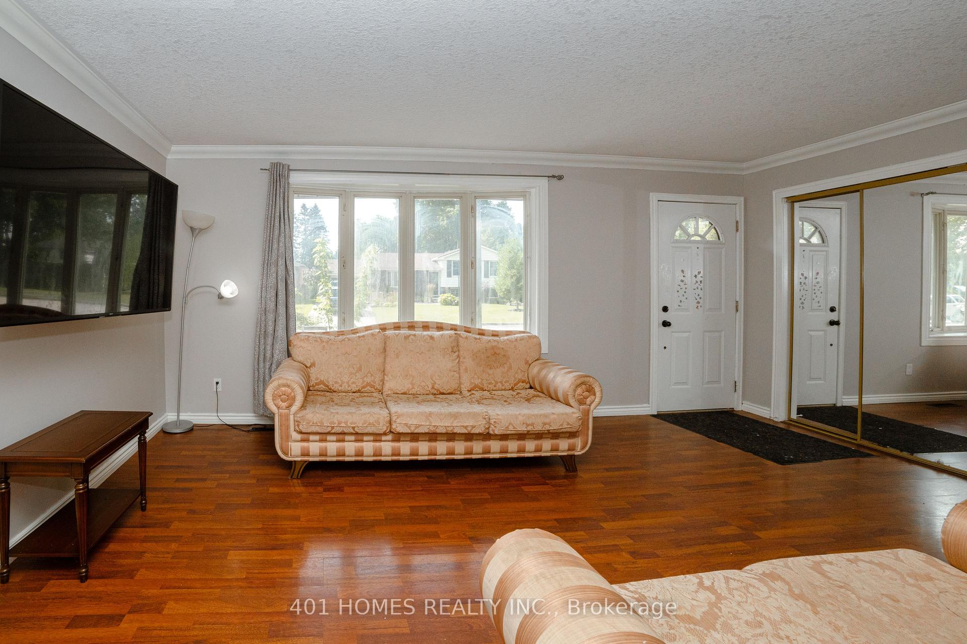 Photo 9 of 39 Patricia Avenue, St. Thomas — HOMEH