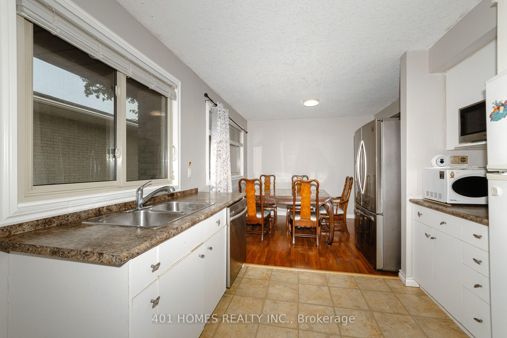 Photo 10 of 39 Patricia Avenue, St. Thomas — HOMEH