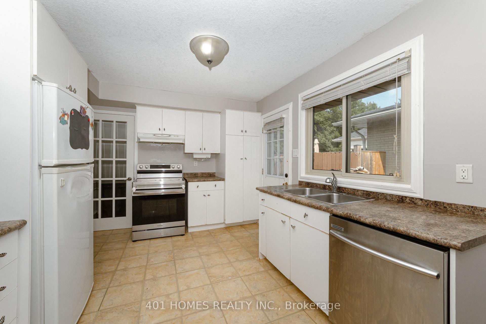 Photo 11 of 39 Patricia Avenue, St. Thomas — HOMEH