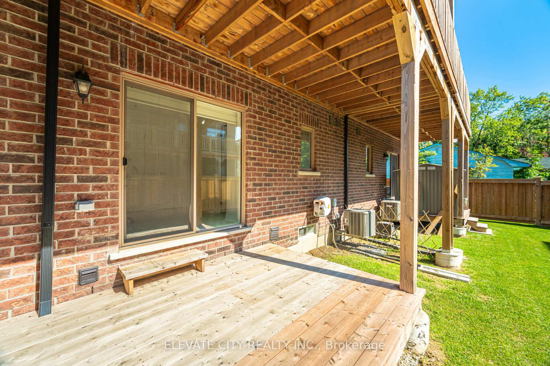 Photo 24 of 2008 Lushes Avenue, Mississauga, Clarkson — HOMEH