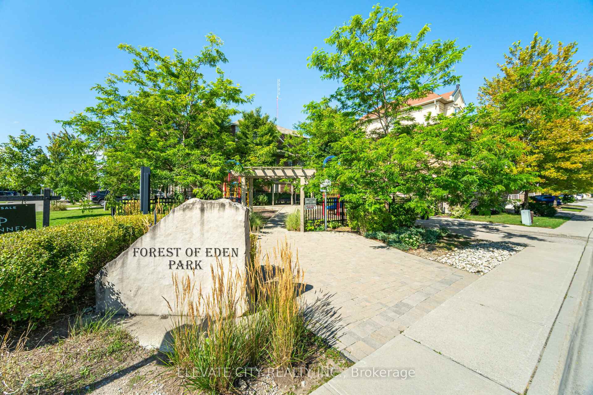 Photo 25 of 2008 Lushes Avenue, Mississauga, Clarkson — HOMEH