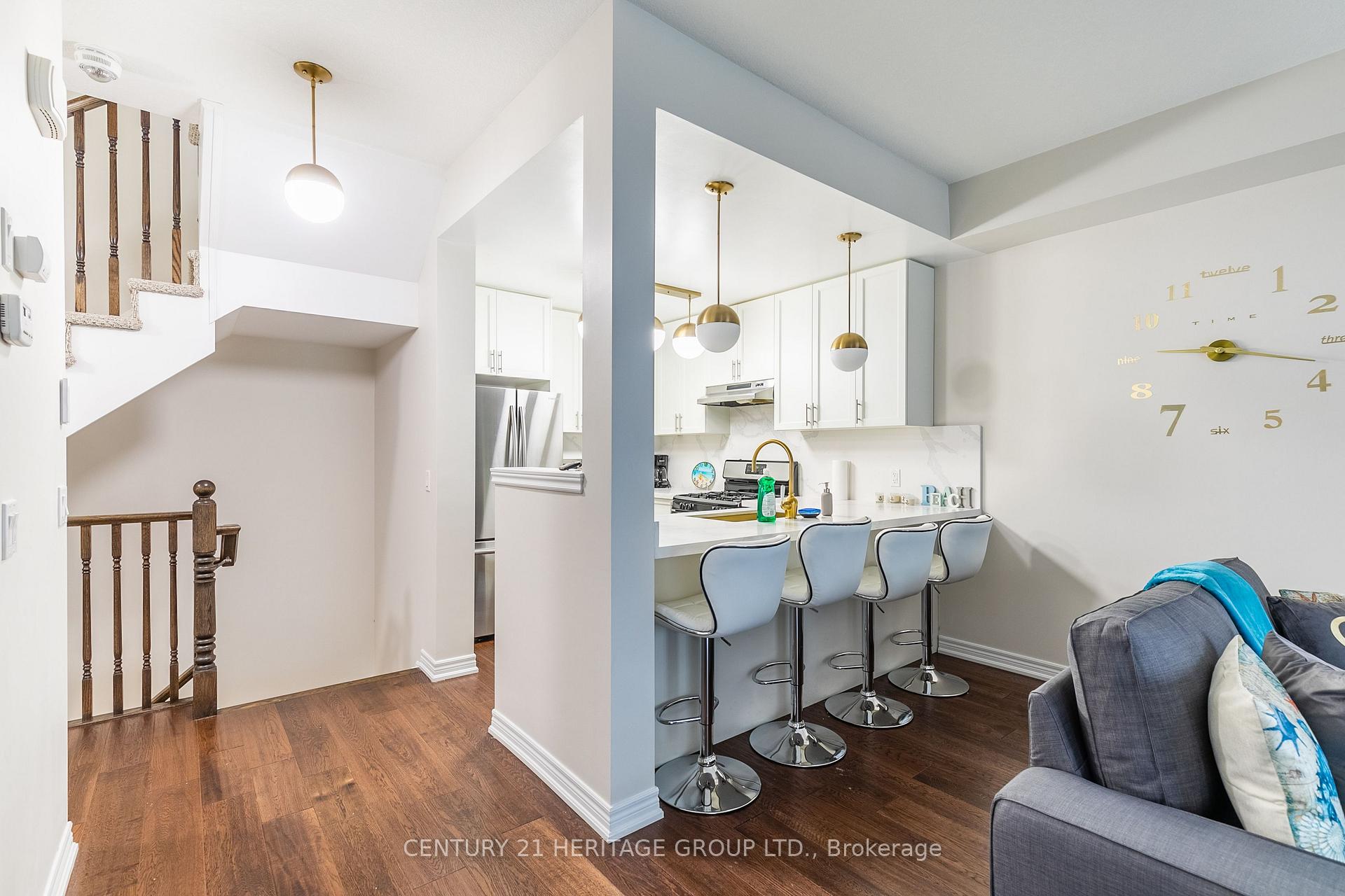 Photo 11 of 38 Southshore Crescent, Hamilton, Stoney Creek — HOMEH