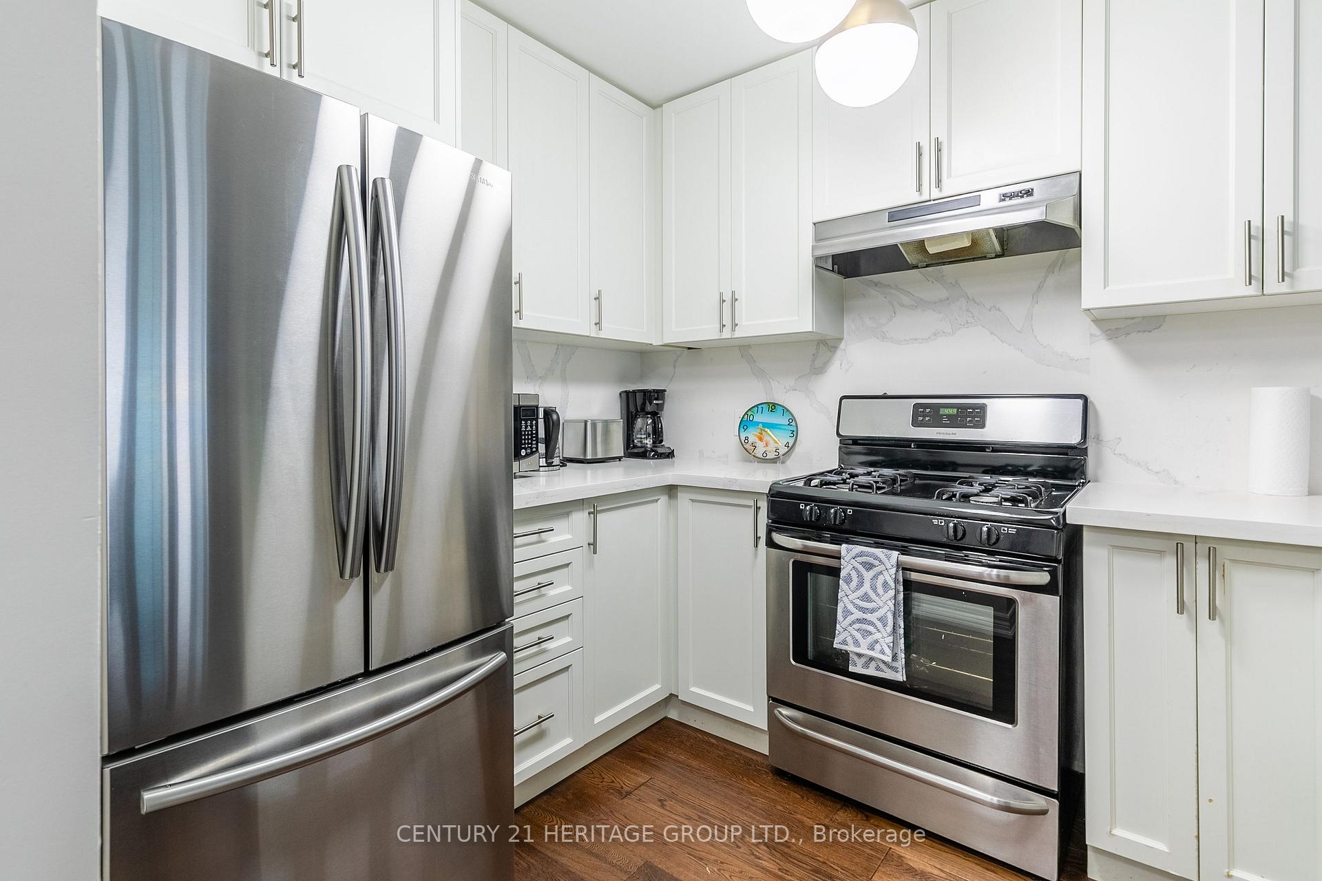 Photo 14 of 38 Southshore Crescent, Hamilton, Stoney Creek — HOMEH