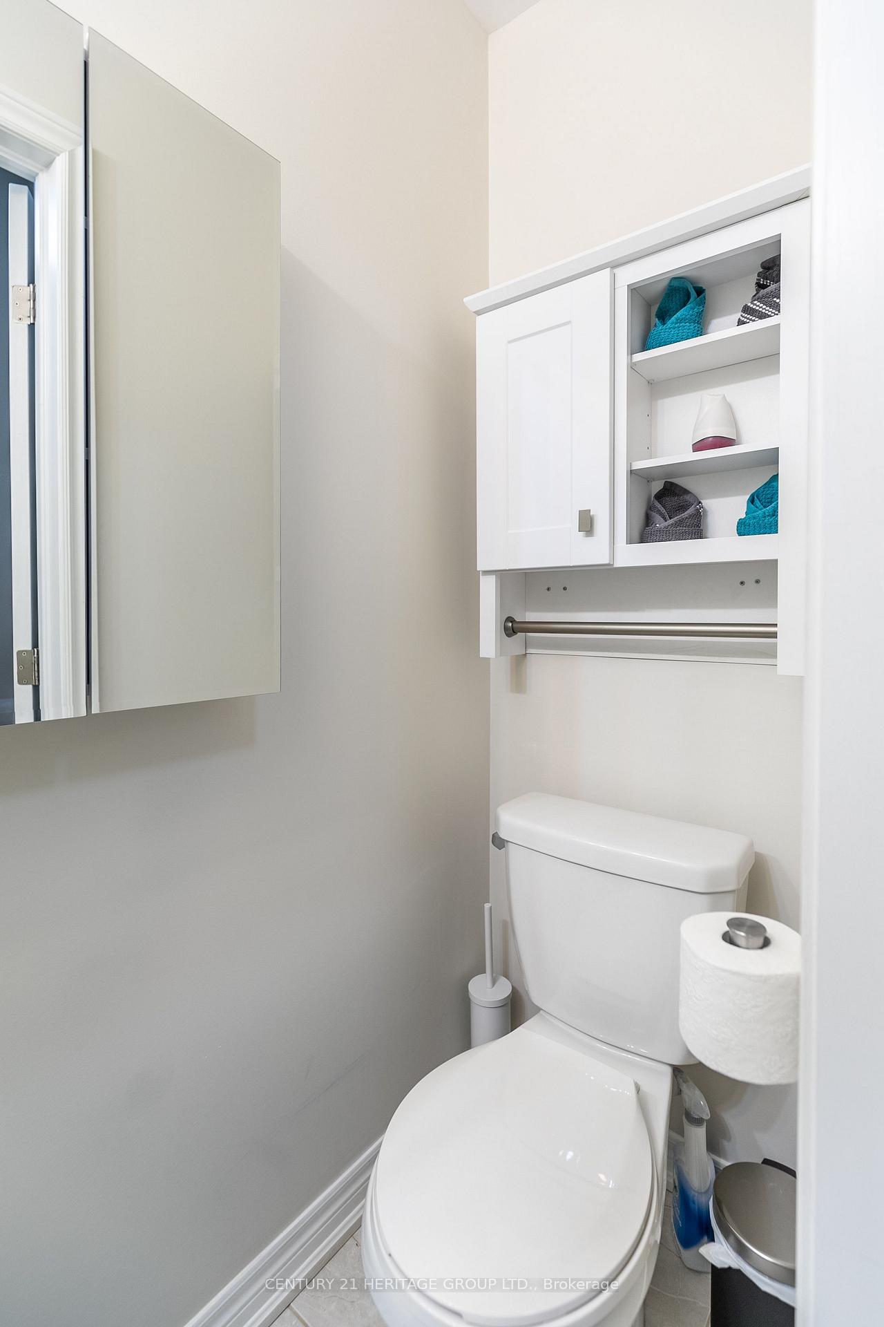 Photo 16 of 38 Southshore Crescent, Hamilton, Stoney Creek — HOMEH