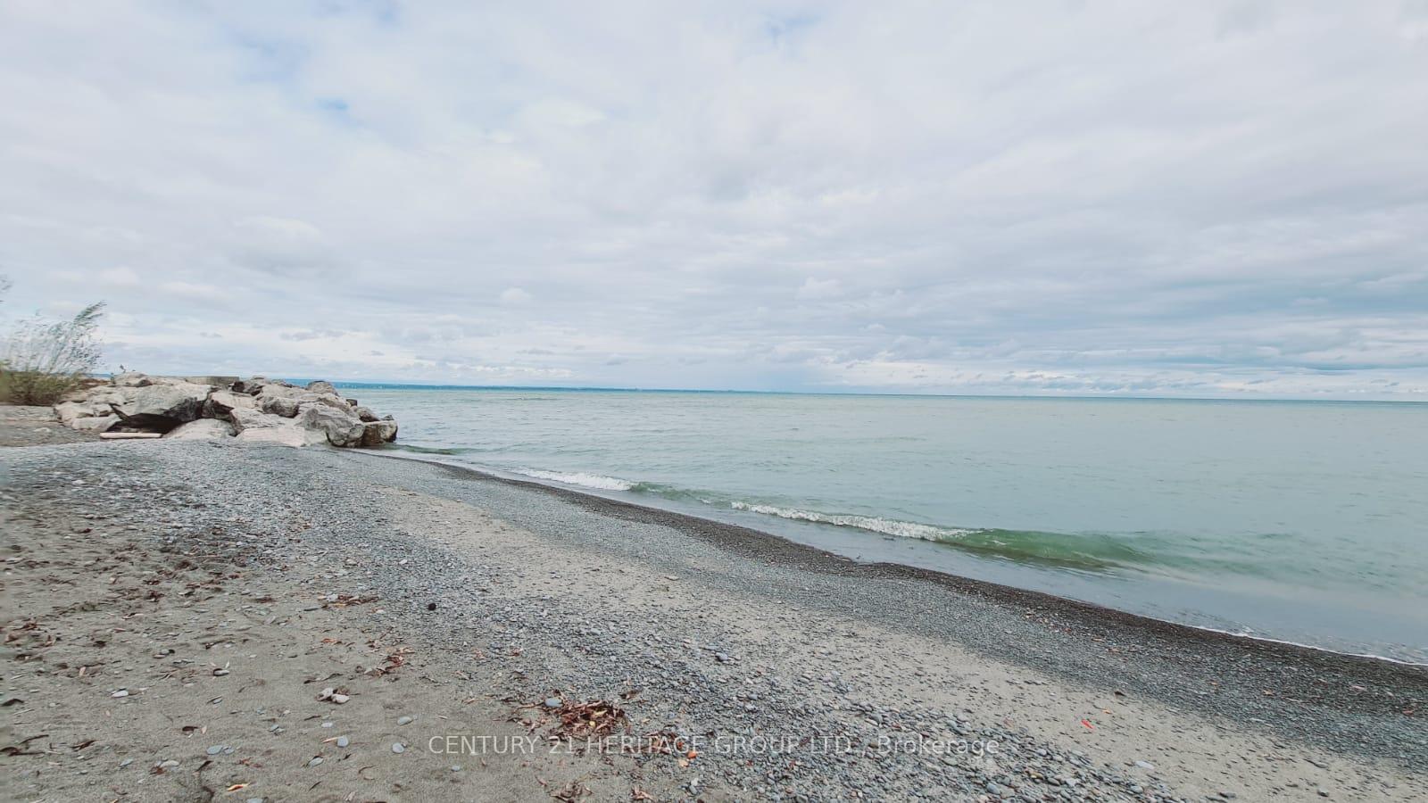 Photo 26 of 38 Southshore Crescent, Hamilton, Stoney Creek — HOMEH
