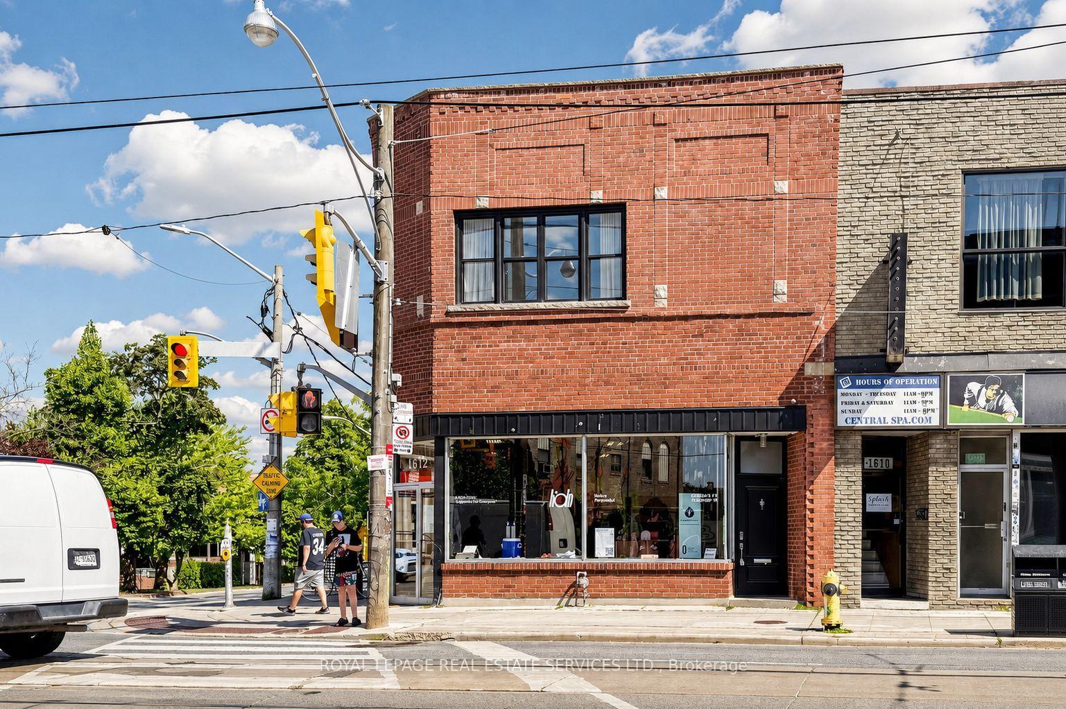 Front of Unit Upper, 1612 Dundas Street W