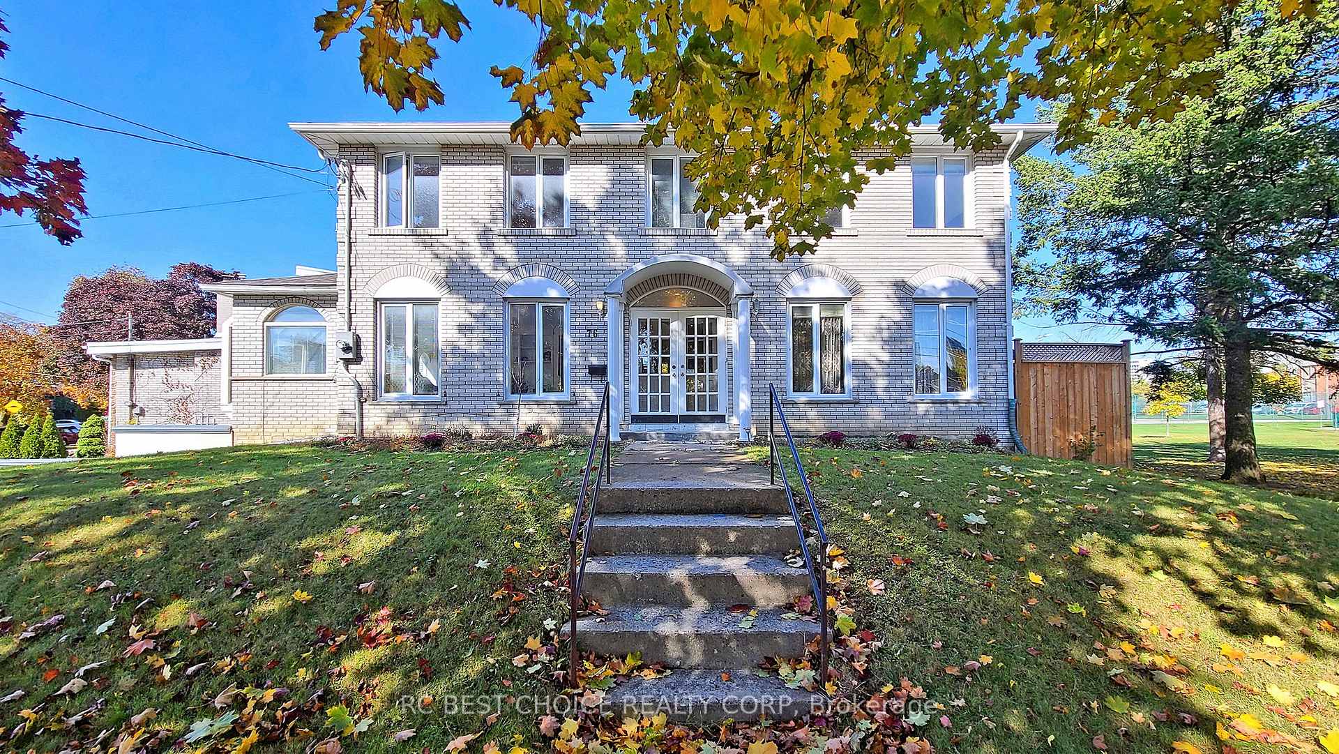 Front of 76 Rockford Road