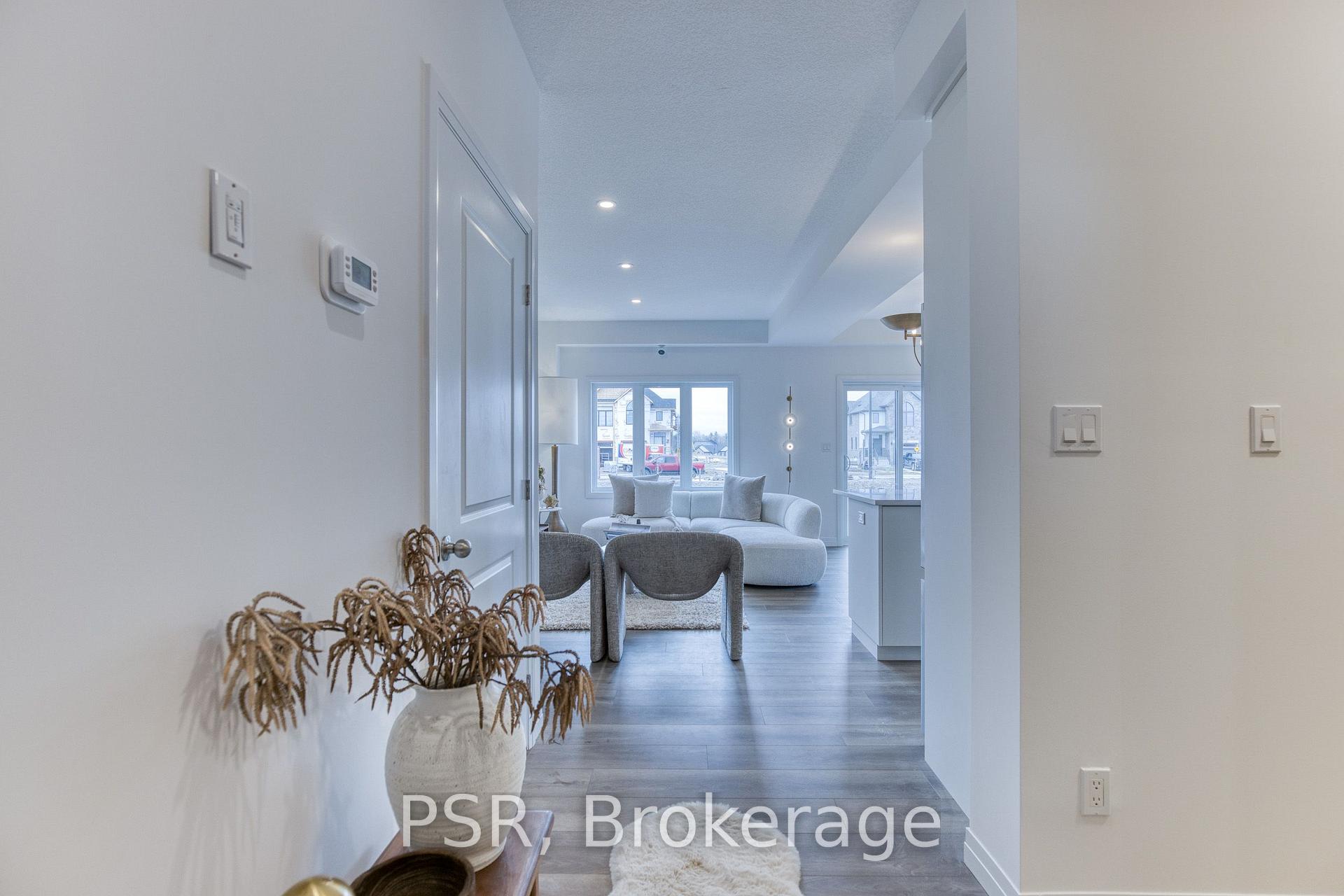 Photo 2 of 196 Rivergreen Crescent, Cambridge, Blair Road — HOMEH