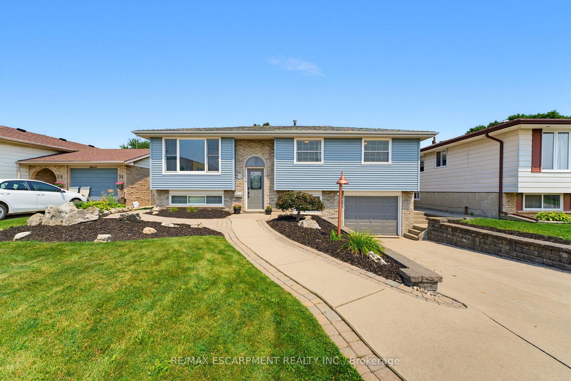 Photo 1 of 9 Carpenter Avenue, Hamilton, Stoney Creek — HOMEH