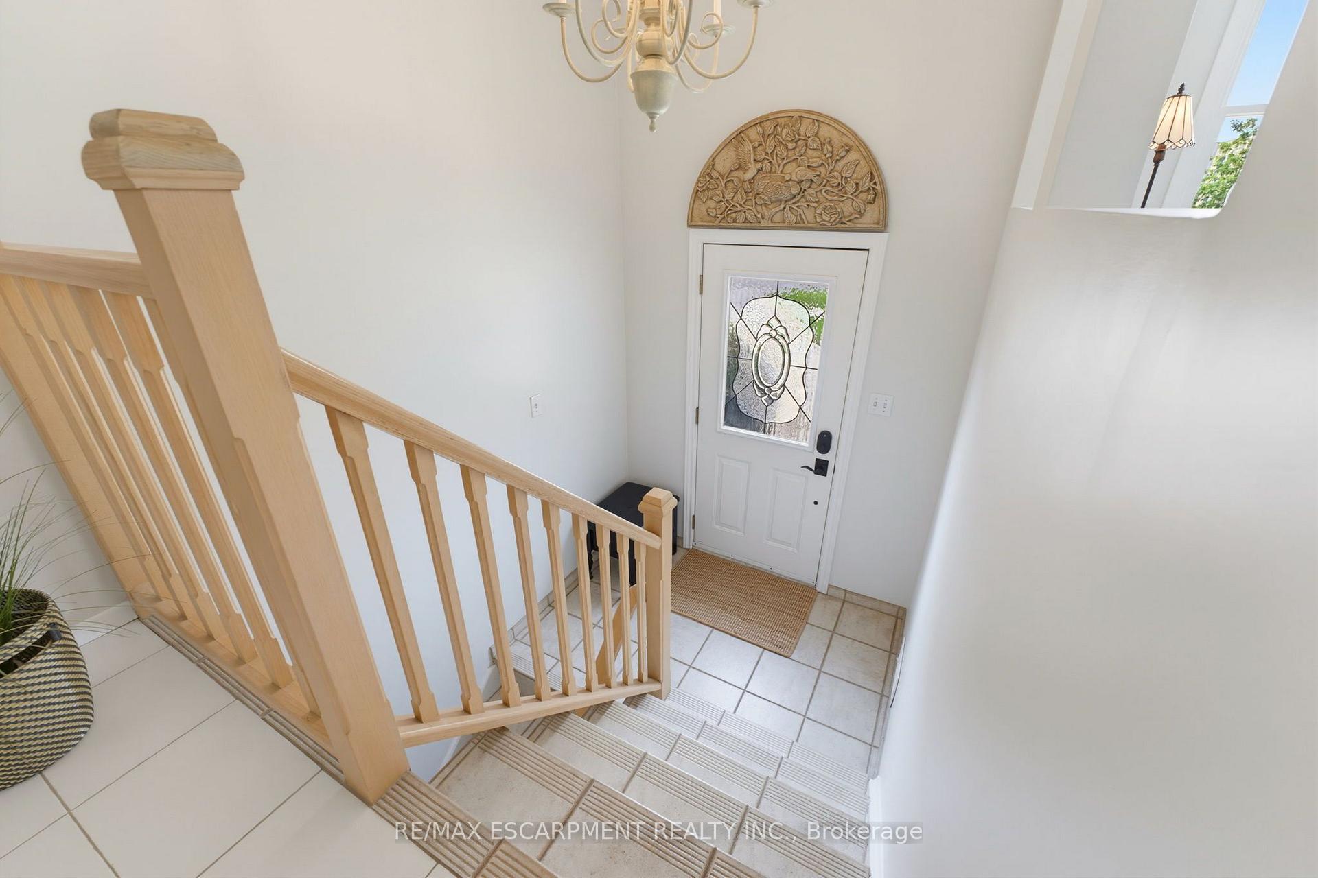 Photo 6 of 9 Carpenter Avenue, Hamilton, Stoney Creek — HOMEH