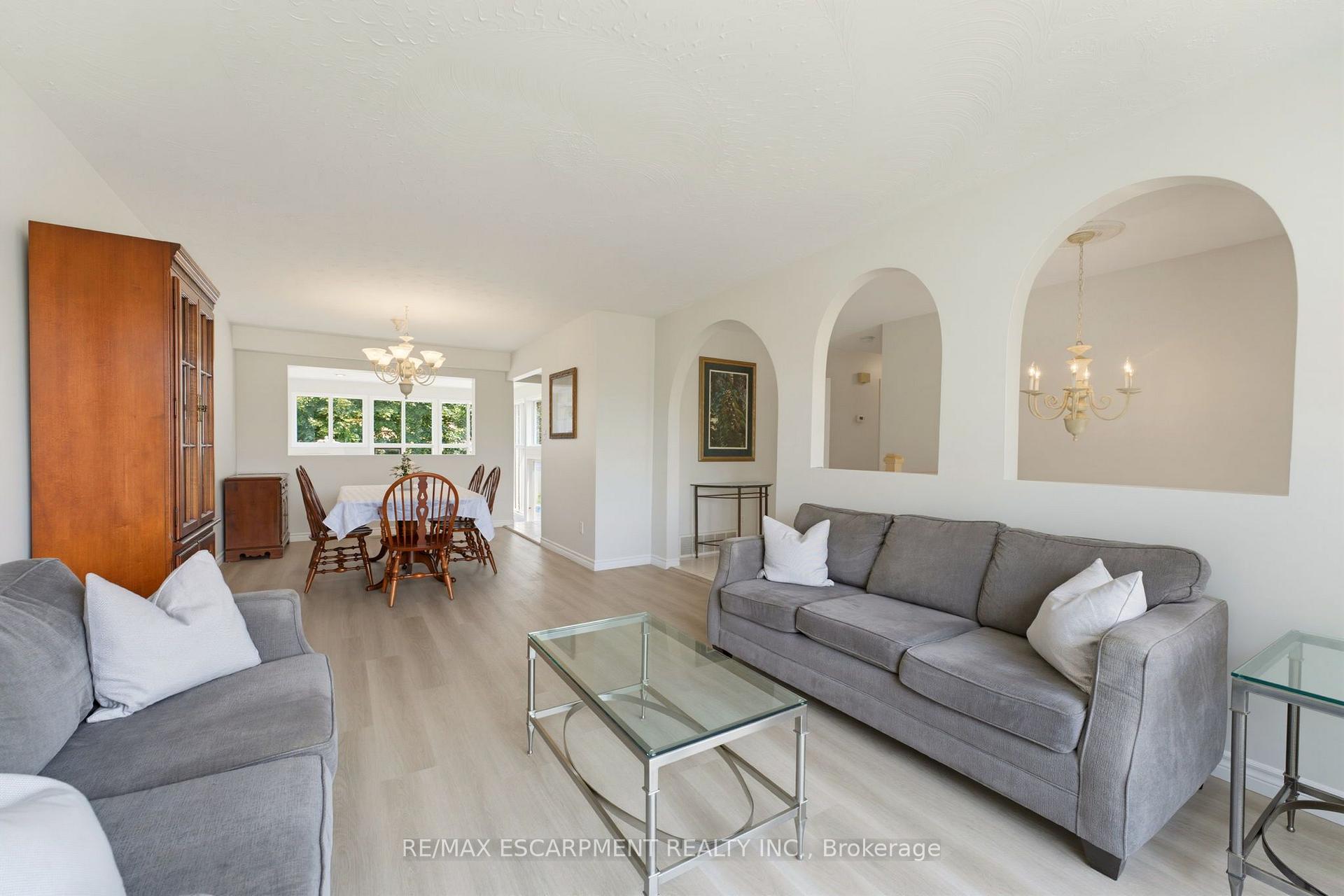 Photo 8 of 9 Carpenter Avenue, Hamilton, Stoney Creek — HOMEH