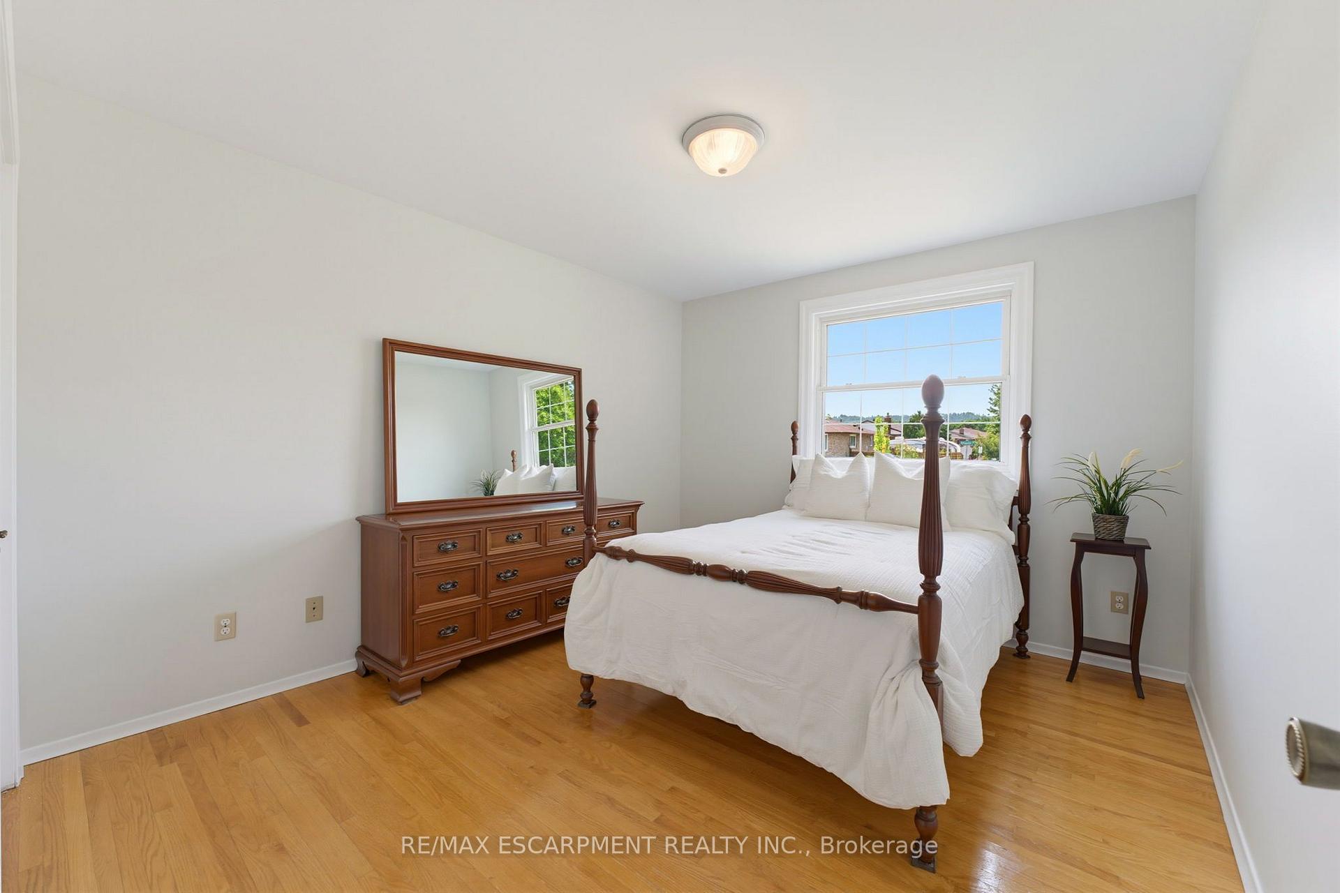 Photo 17 of 9 Carpenter Avenue, Hamilton, Stoney Creek — HOMEH