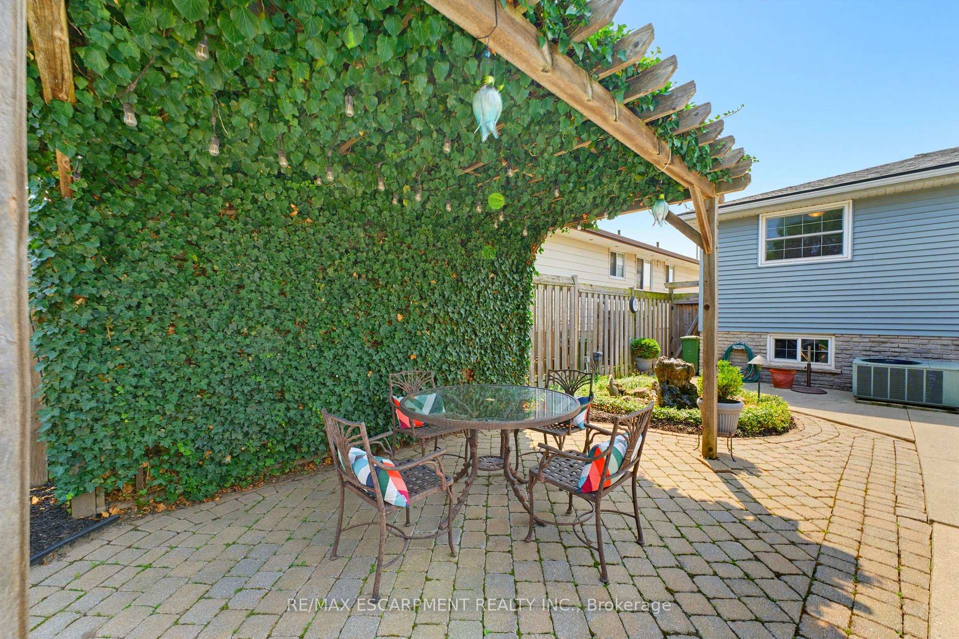 Photo 27 of 9 Carpenter Avenue, Hamilton, Stoney Creek — HOMEH