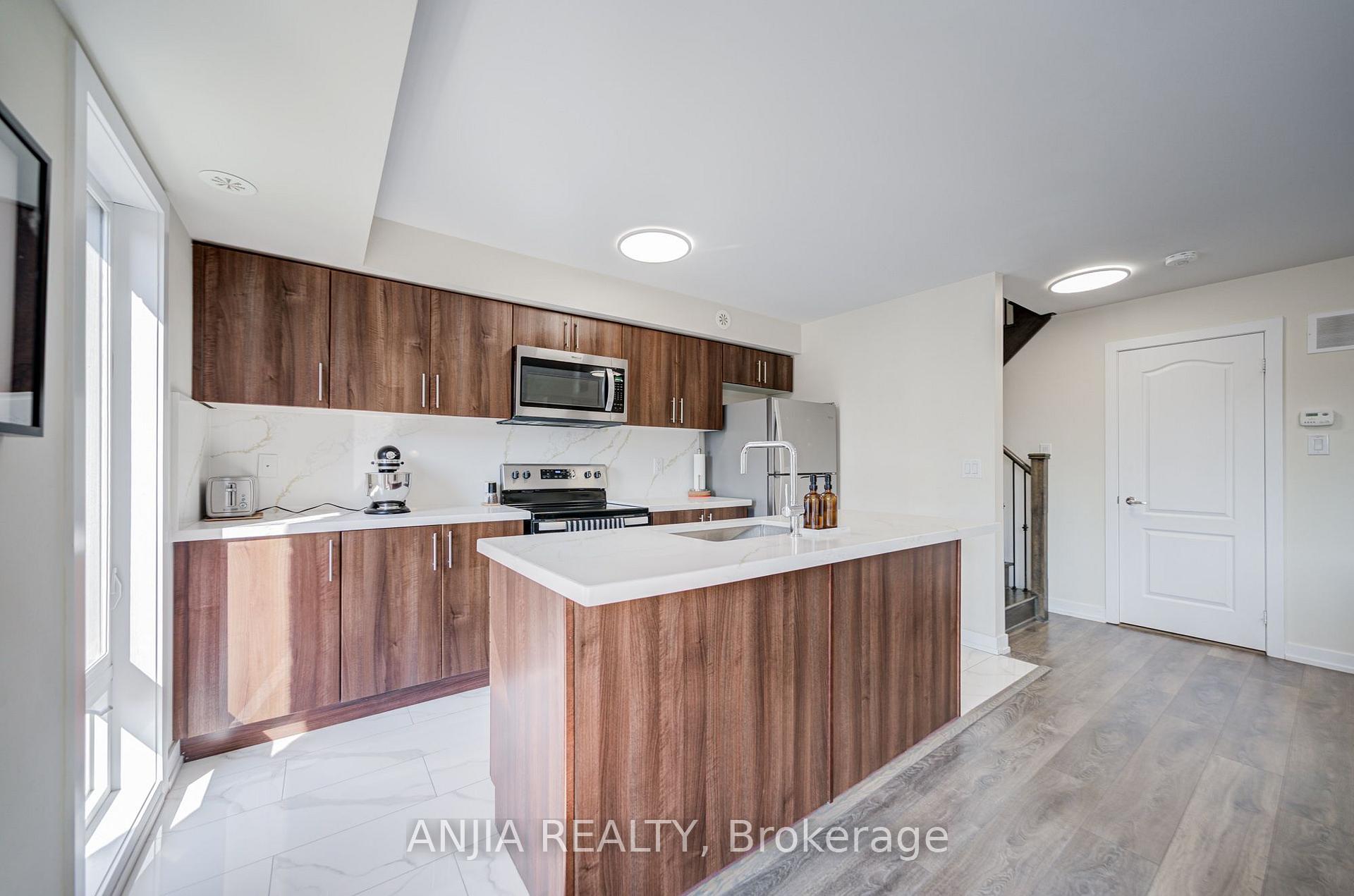 Photo 6 of Unit 2210, 10 Westmeath Lane, Markham, Cornell — HOMEH