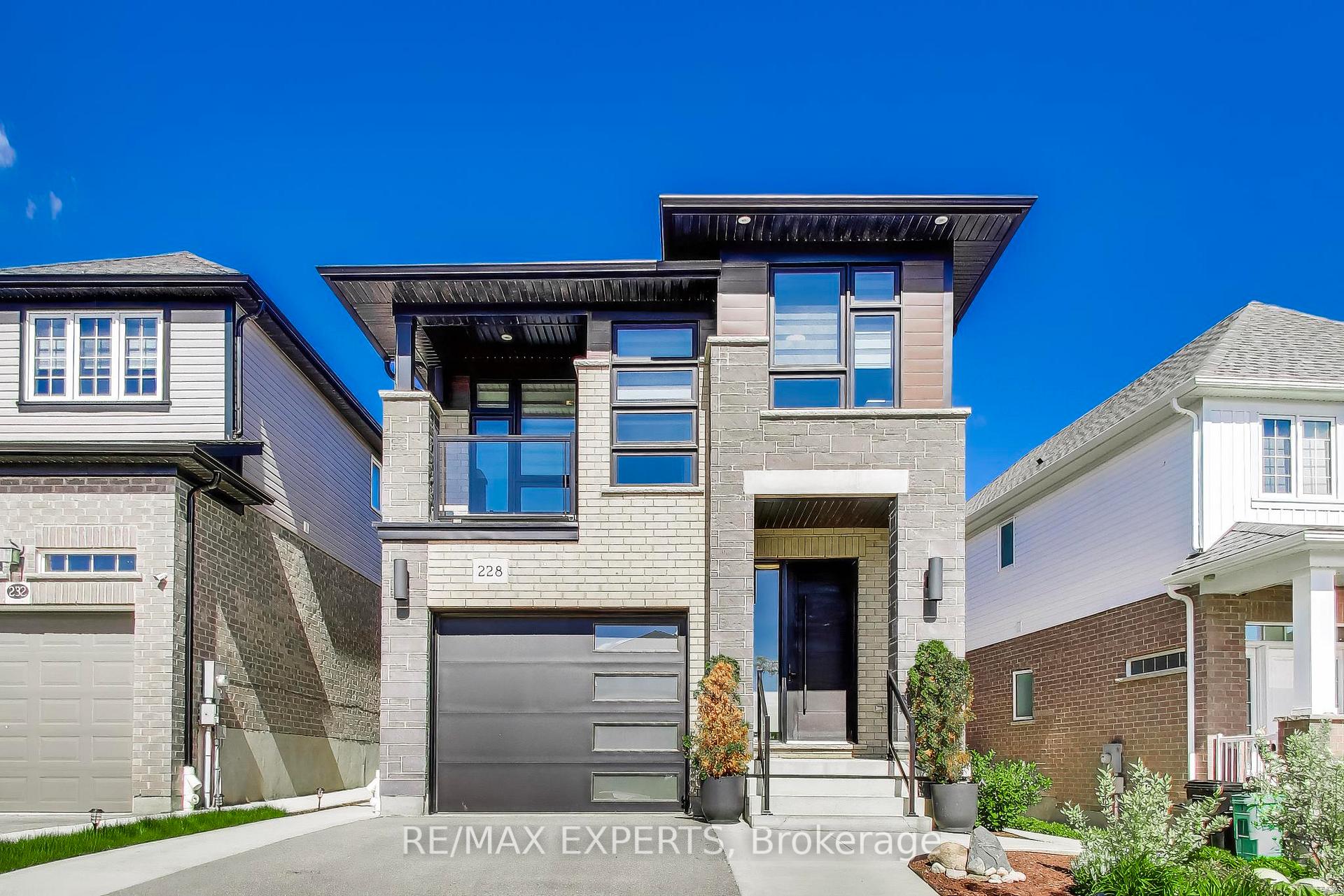 Photo of 228 Woodbine Avenue