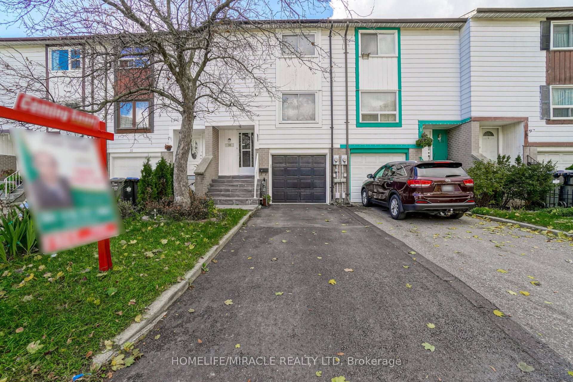 Photo 1 of 30 Hoskins Square, Brampton, Central Park — HOMEH