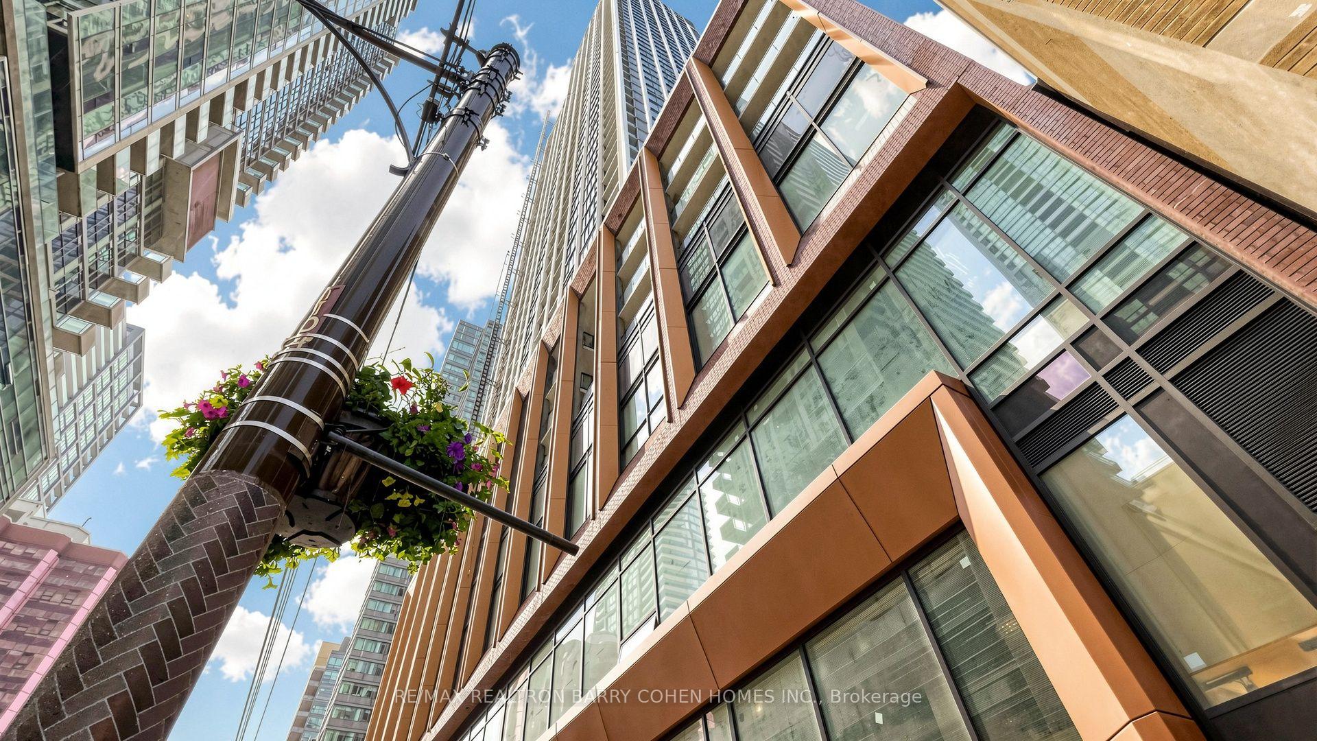 Photo 3 of Unit 1922, 400 King Street W, Toronto, Waterfront Communities — HOMEH