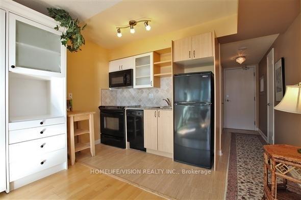 Photo 8 of Unit 2509, 600 Fleet Street, Toronto, Niagara — HOMEH