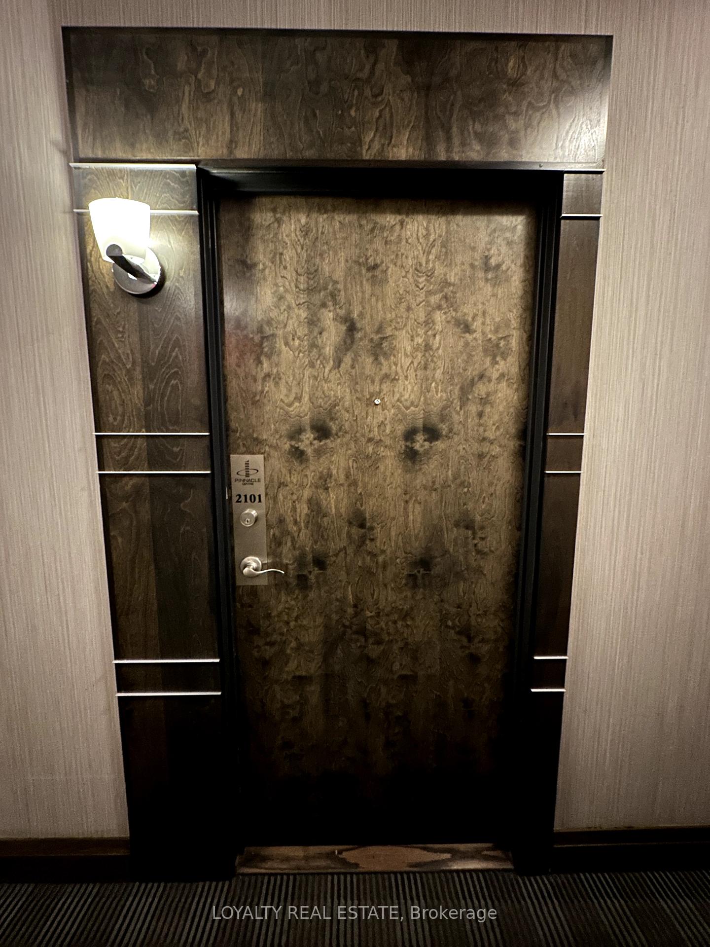 Photo 4 of Unit 2101, 33 Bay Street, Toronto, Waterfront Communities — HOMEH