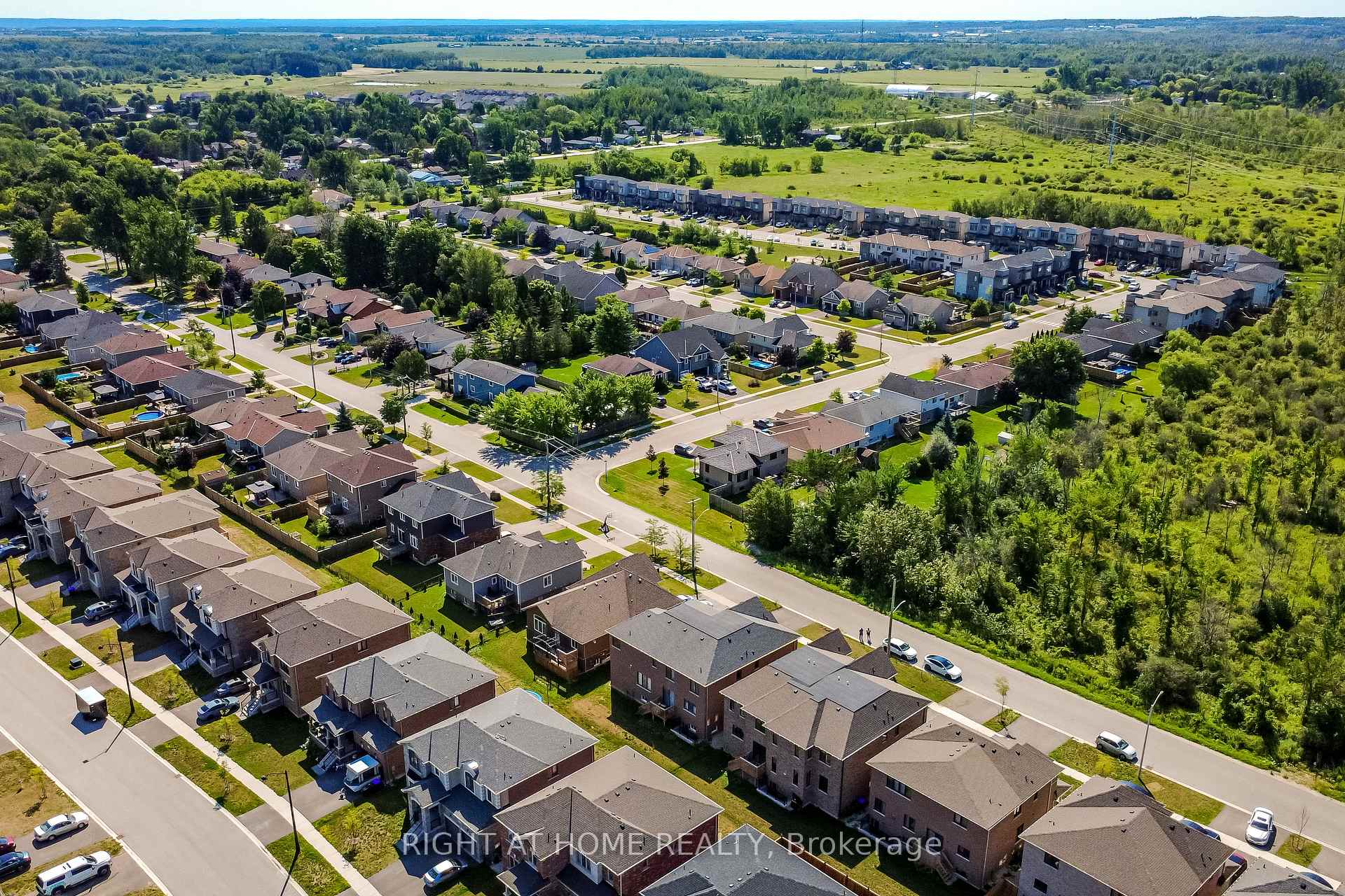 Photo 39 of 243 Centre Street, Clearview, Stayner — HOMEH