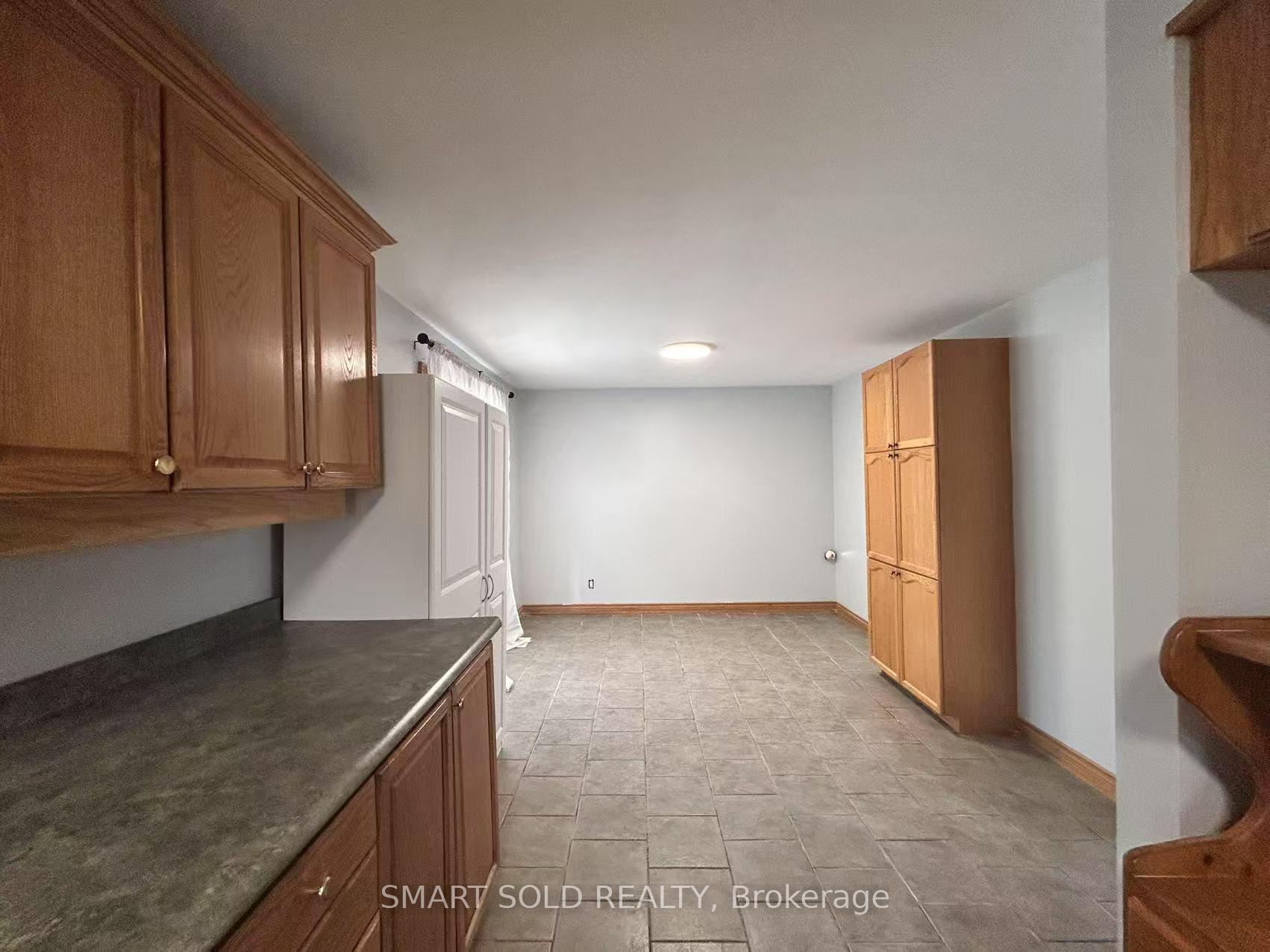 Photo 6 of 795 Pam Crescent, Newmarket, Huron Heights-Leslie Valley — HOMEH