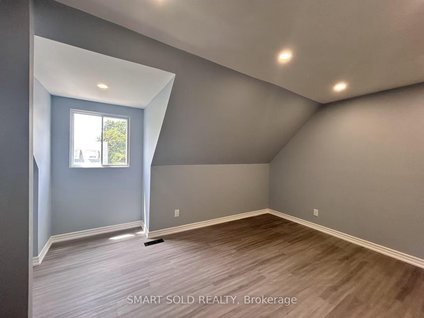 Photo 8 of 795 Pam Crescent, Newmarket, Huron Heights-Leslie Valley — HOMEH