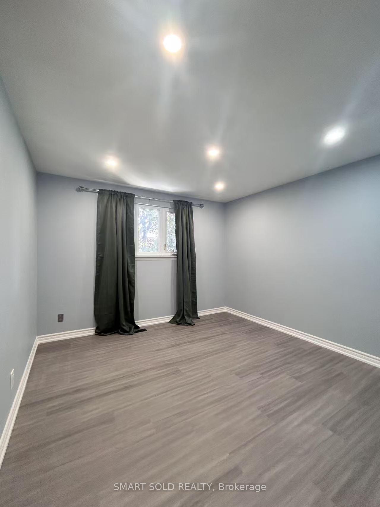 Photo 9 of 795 Pam Crescent, Newmarket, Huron Heights-Leslie Valley — HOMEH