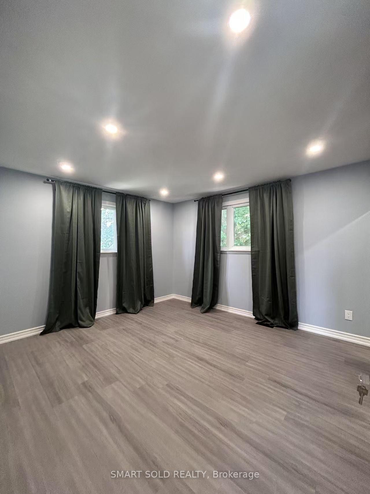 Photo 11 of 795 Pam Crescent, Newmarket, Huron Heights-Leslie Valley — HOMEH