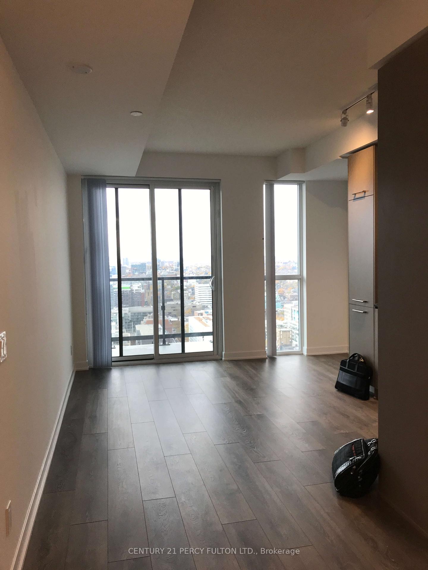 Photo 3 of Unit 3203, 87 Peter Street, Toronto, Waterfront Communities — HOMEH