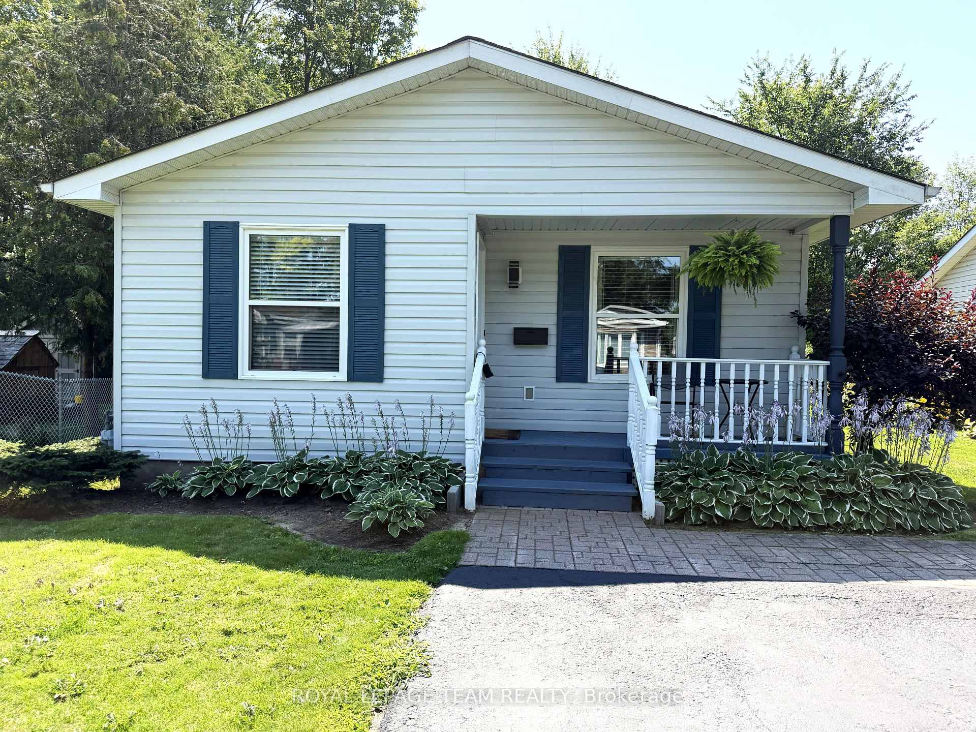 Front of 1028 Teena Colleen Private