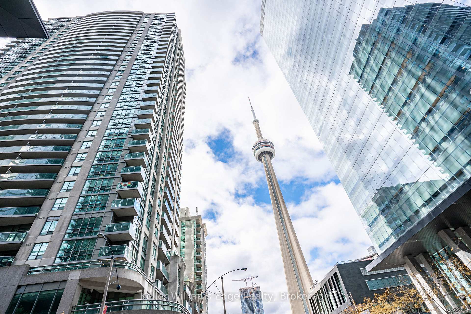 Photo 3 of Unit 2001, 30 Grand Trunk Crescent W, Toronto, Waterfront Communities — HOMEH