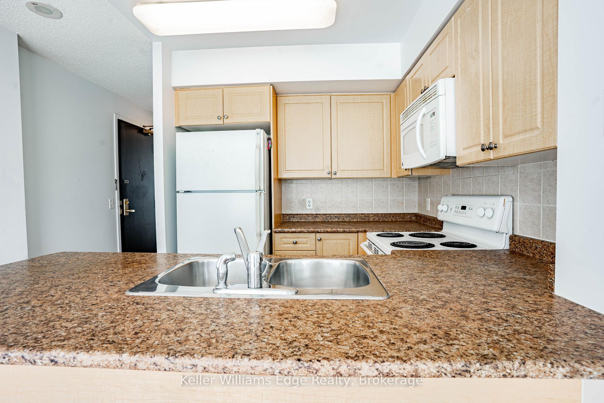 Photo 8 of Unit 2001, 30 Grand Trunk Crescent W, Toronto, Waterfront Communities — HOMEH
